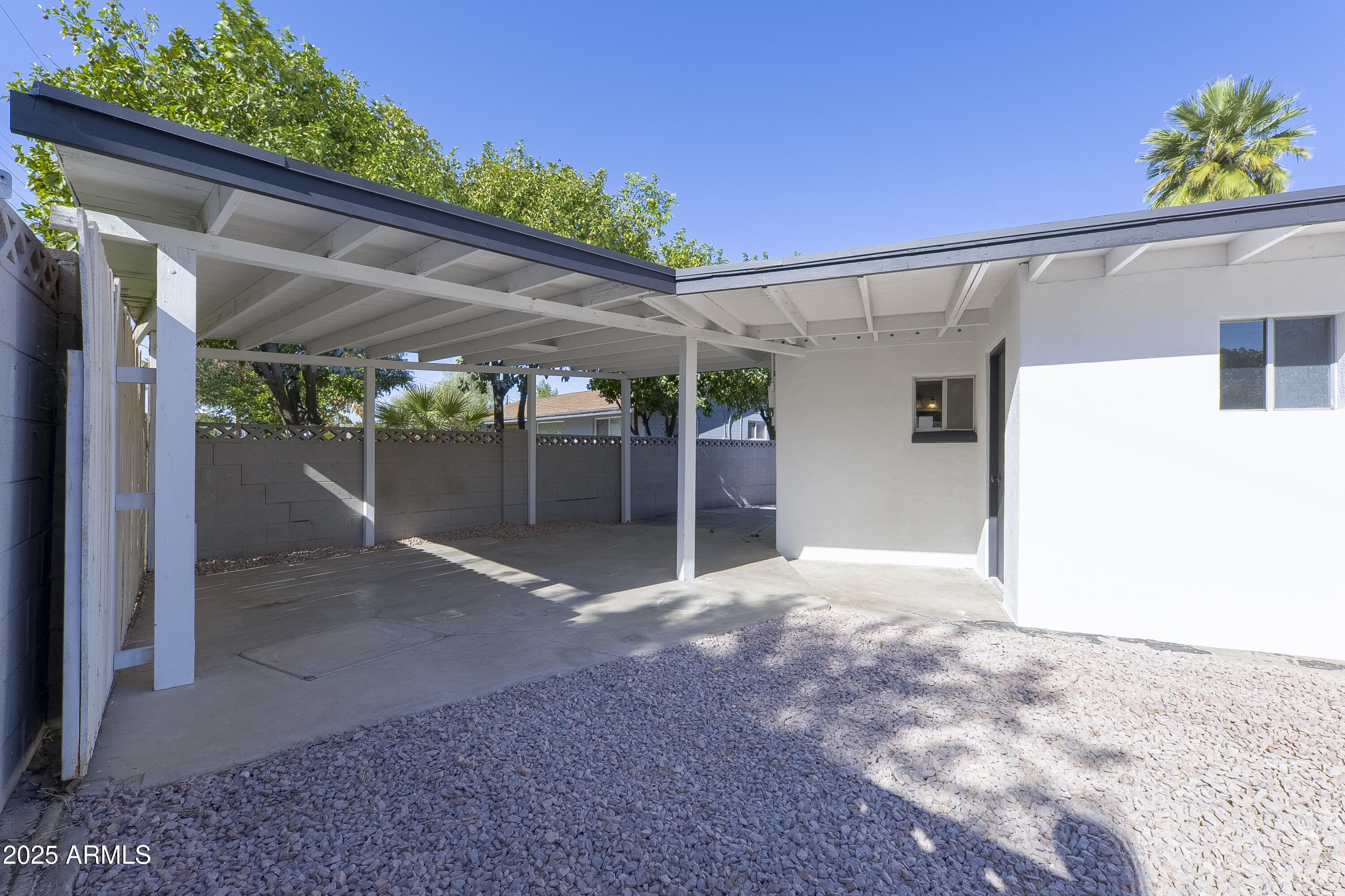 1119 W MEDLOCK Drive