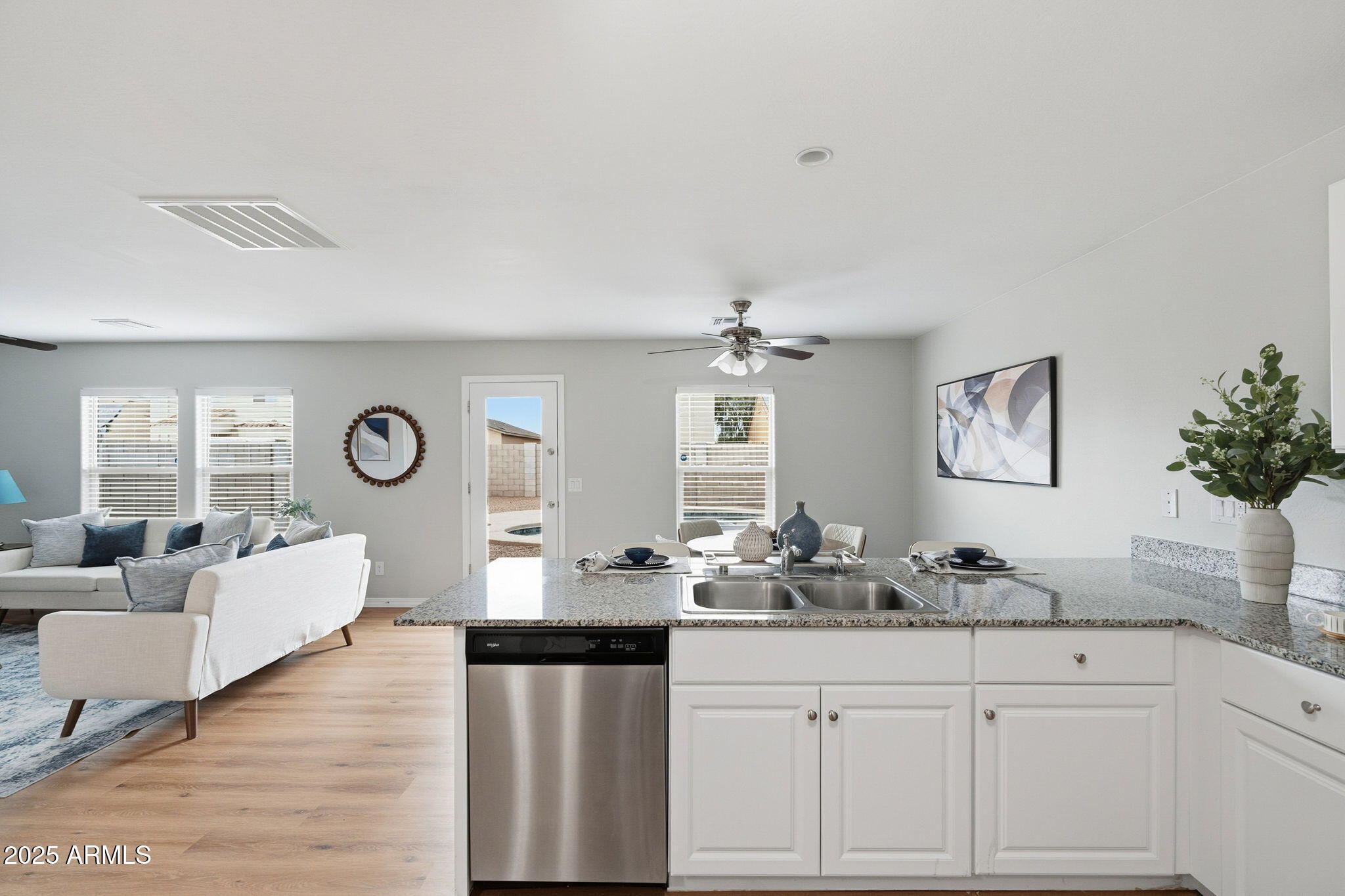 152 E DEWEY Avenue, Coolidge