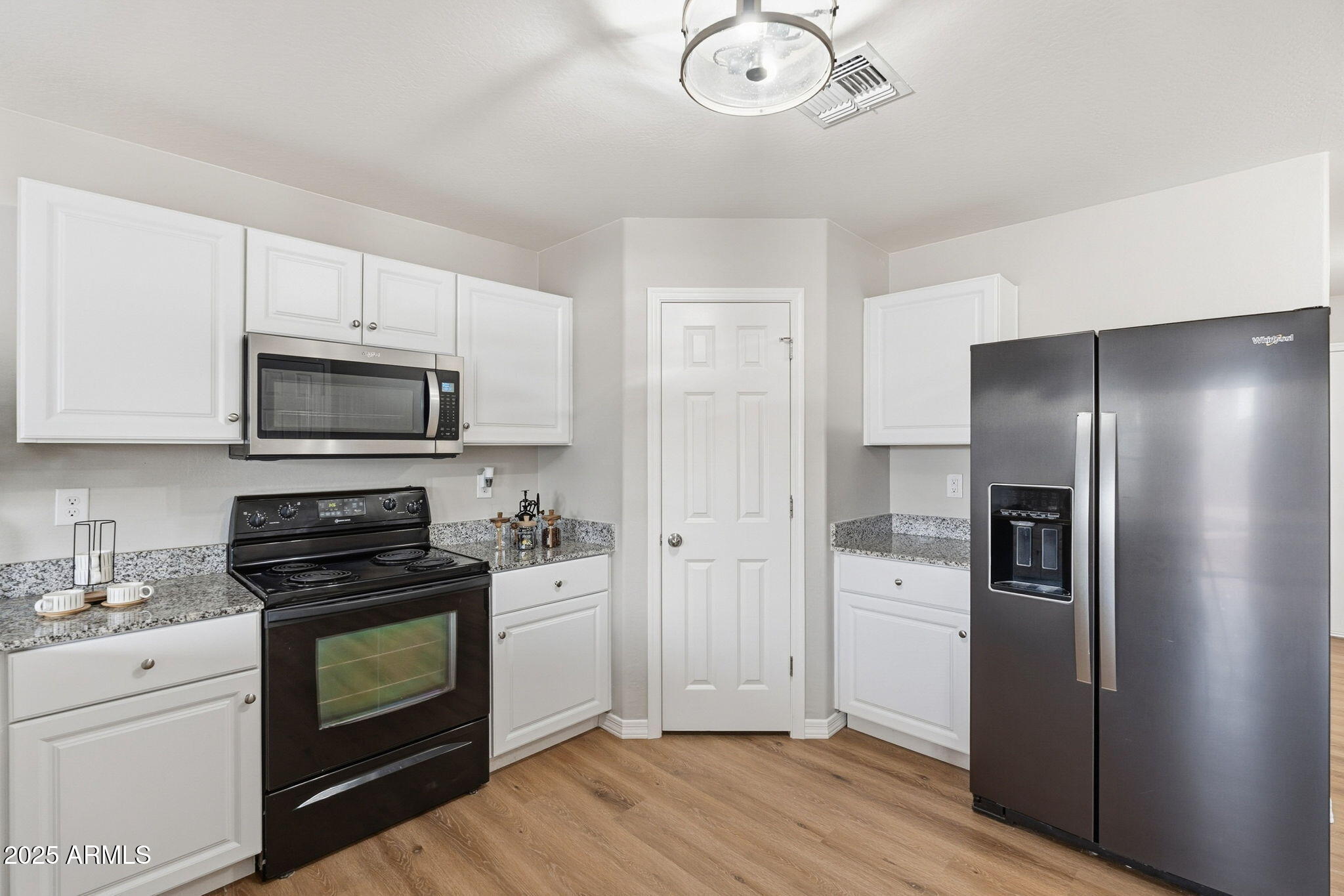 152 E DEWEY Avenue, Coolidge