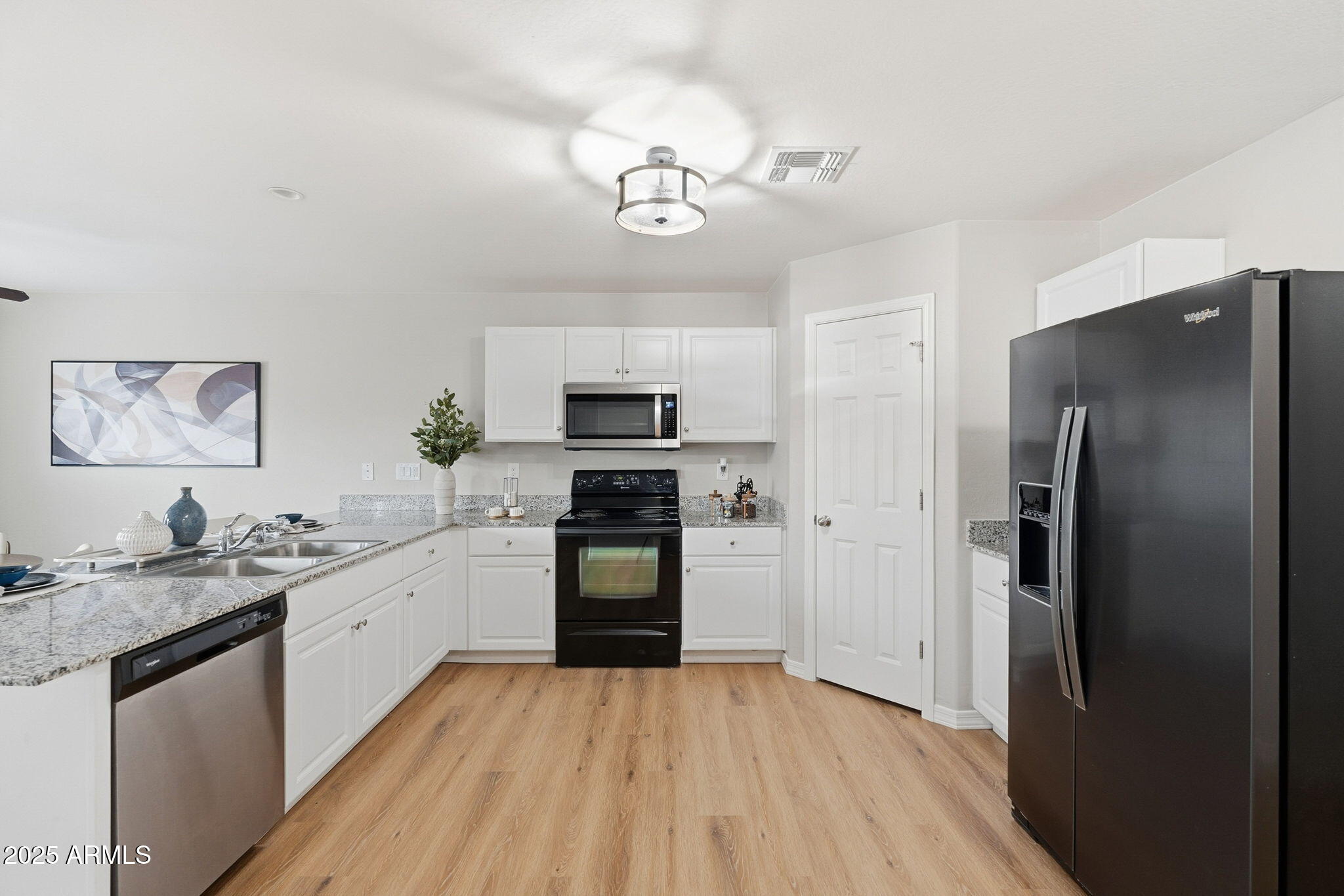 152 E DEWEY Avenue, Coolidge