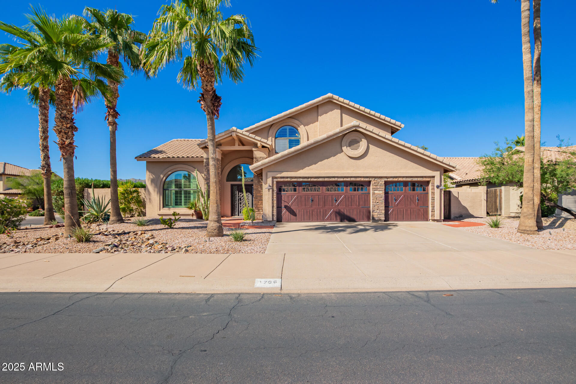 1706 E BROOKWOOD Court, Phoenix