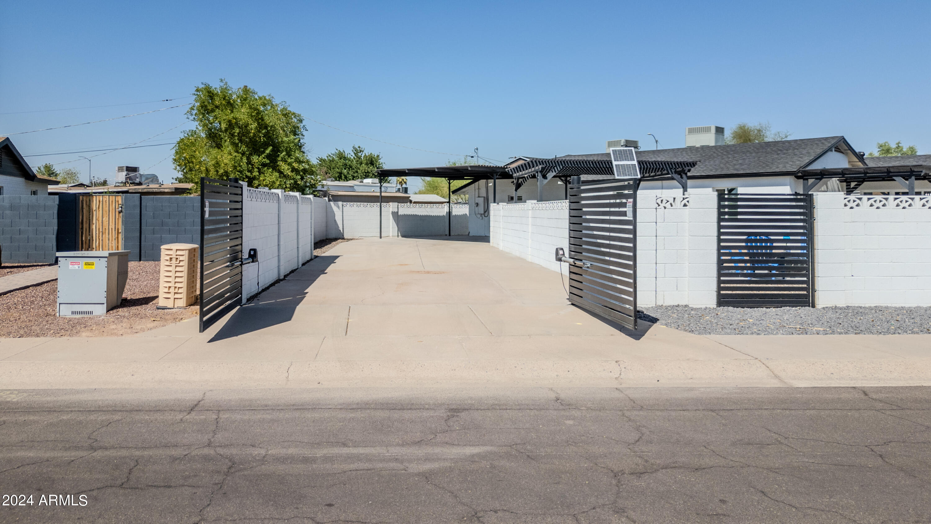 4148 N WESTVIEW Drive, Phoenix