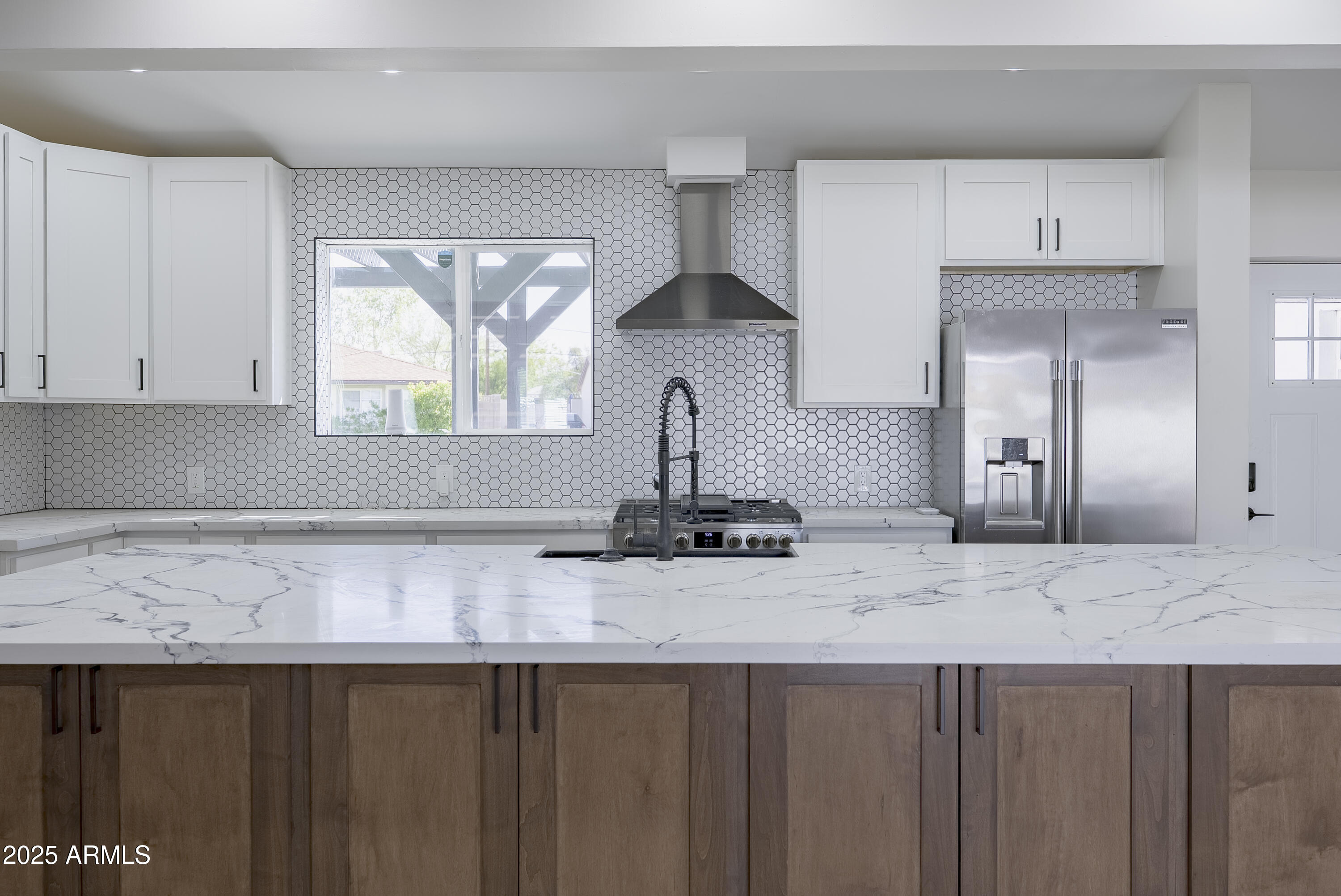 4148 N WESTVIEW Drive, Phoenix