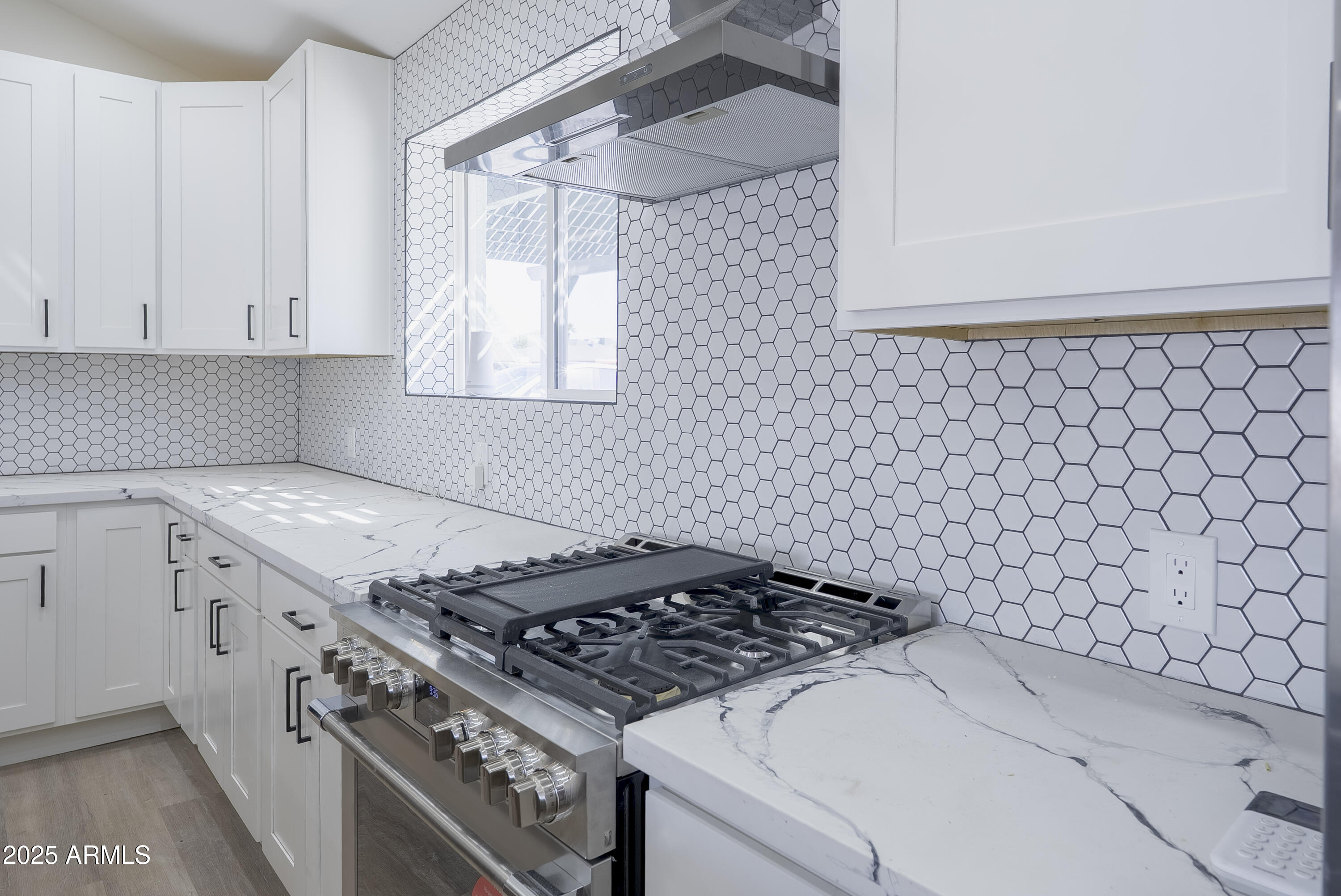 4148 N WESTVIEW Drive, Phoenix