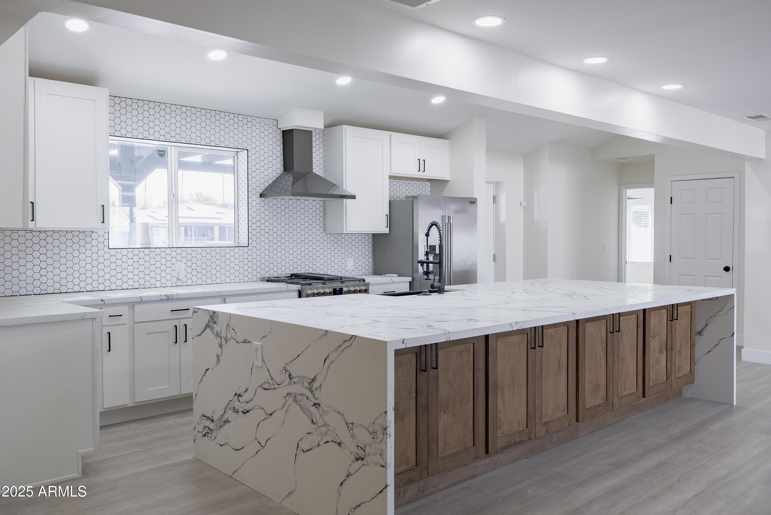 4148 N WESTVIEW Drive, Phoenix