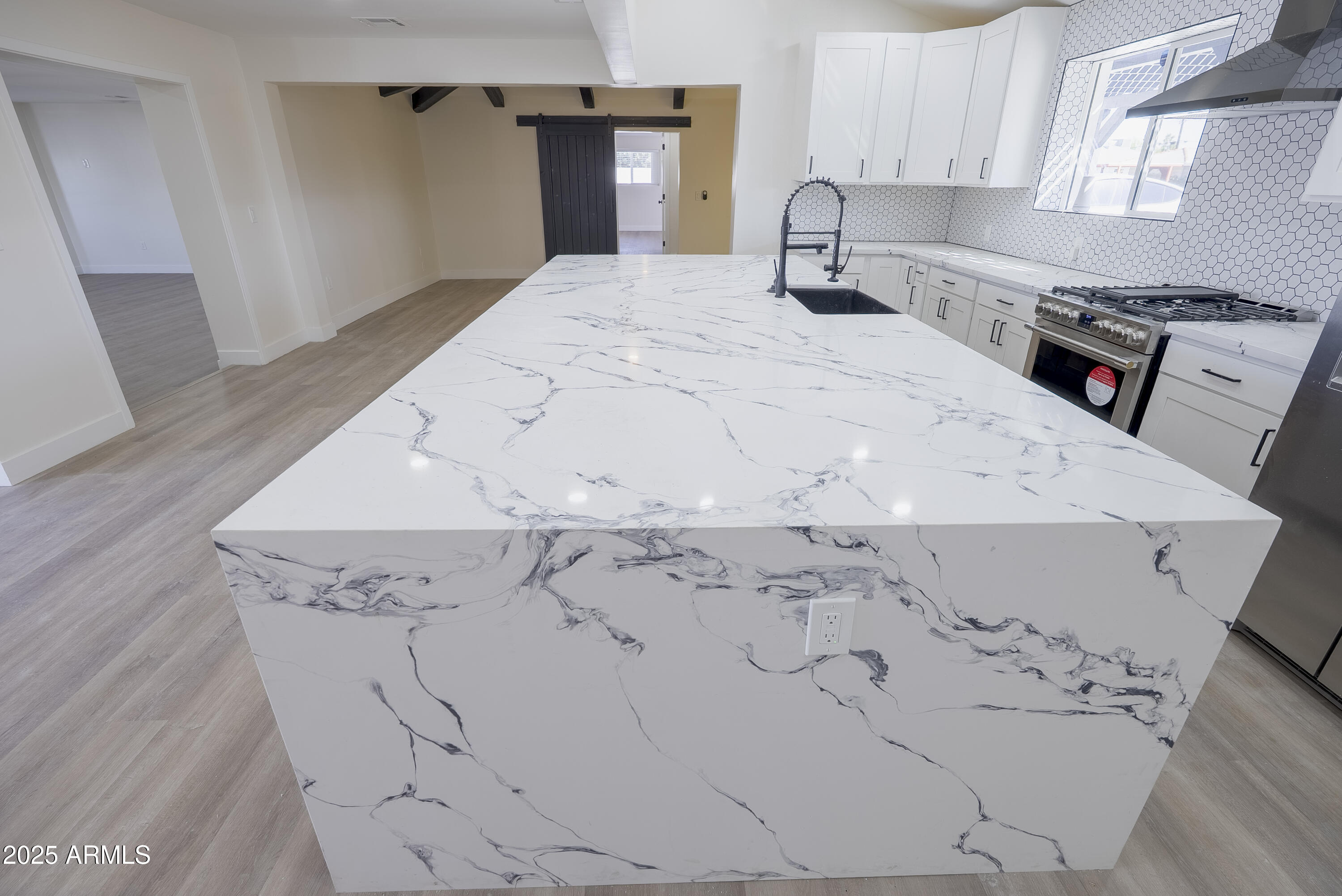 4148 N WESTVIEW Drive, Phoenix