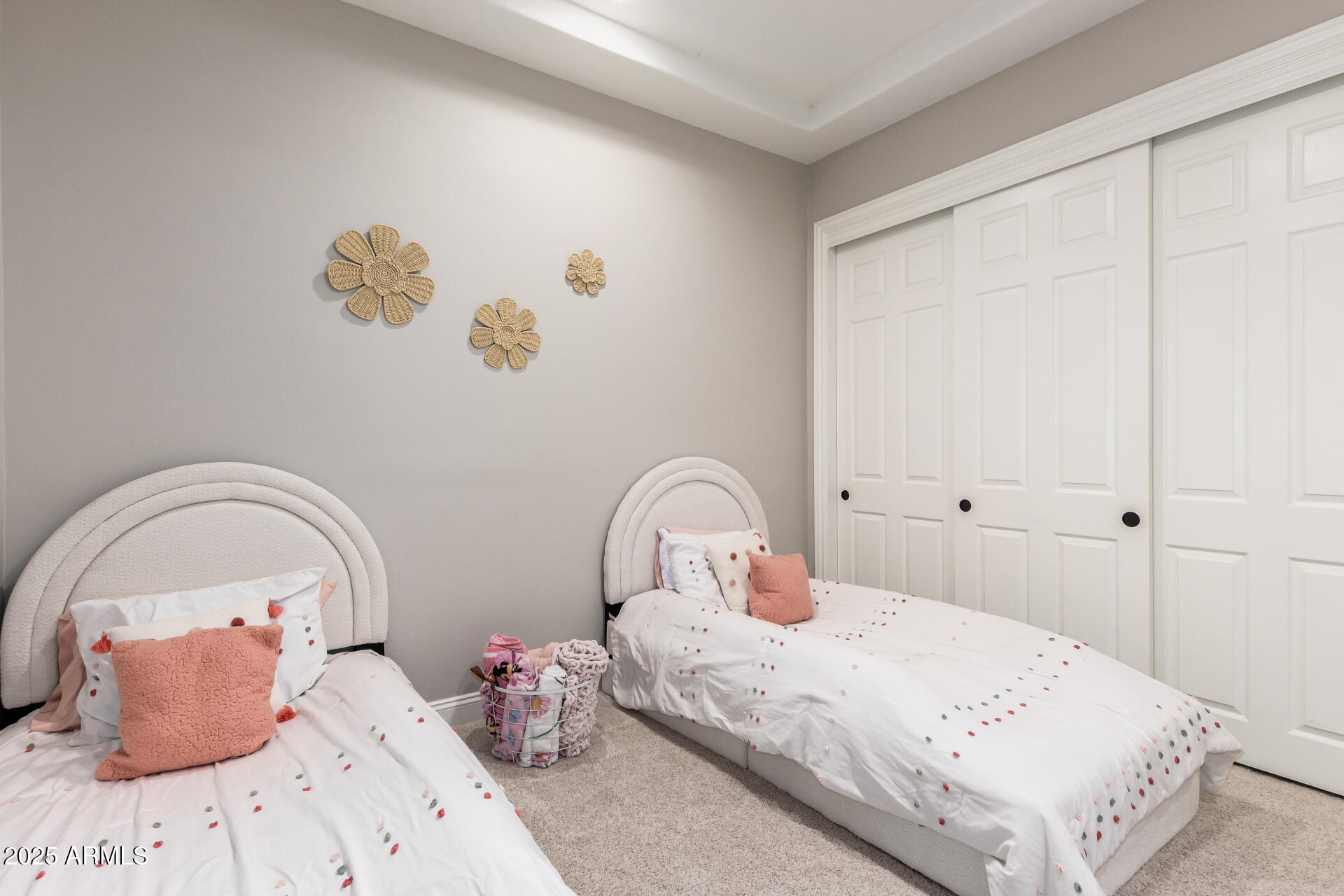 631 W AZALEA Drive, Chandler