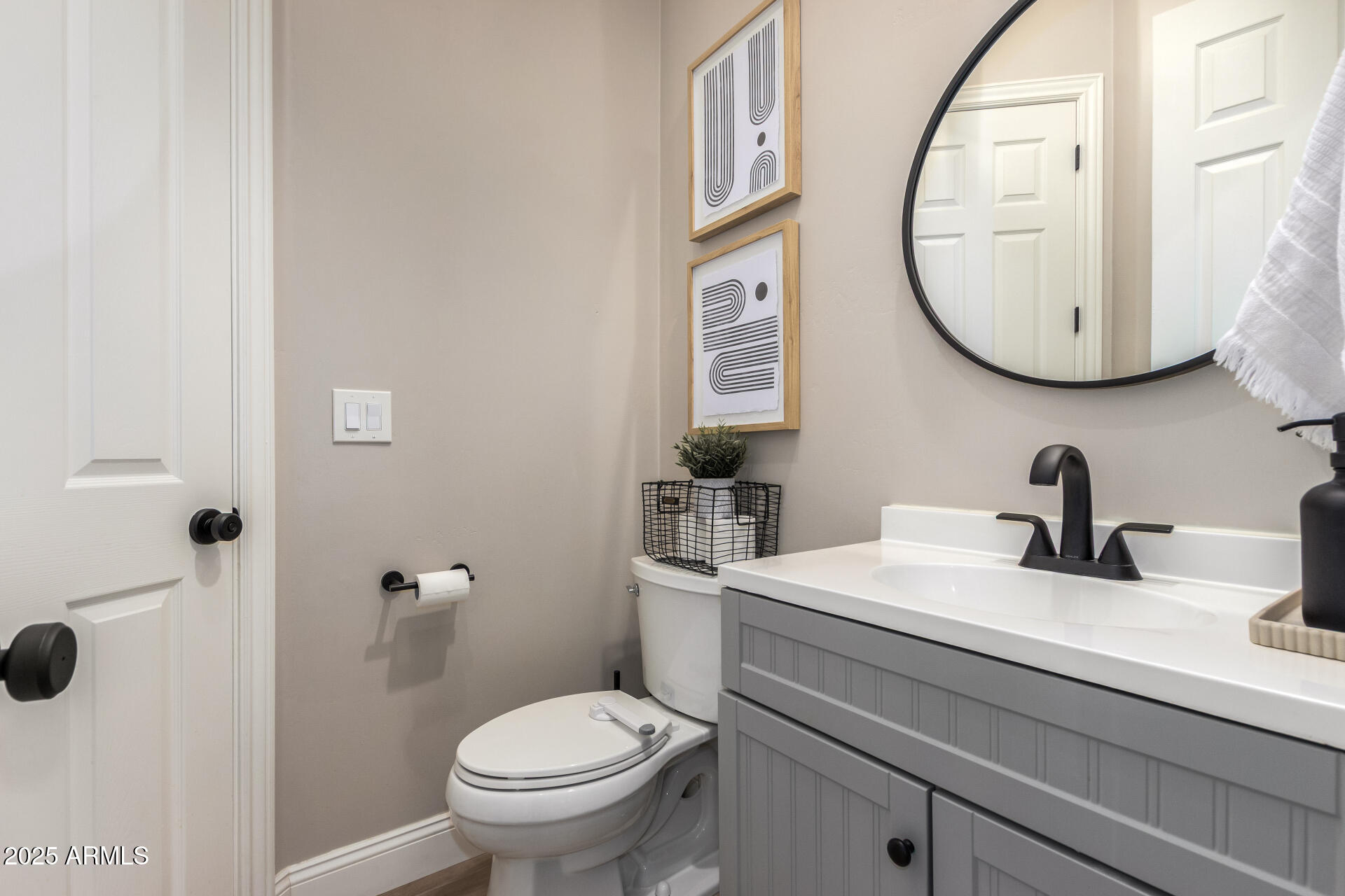 631 W AZALEA Drive, Chandler