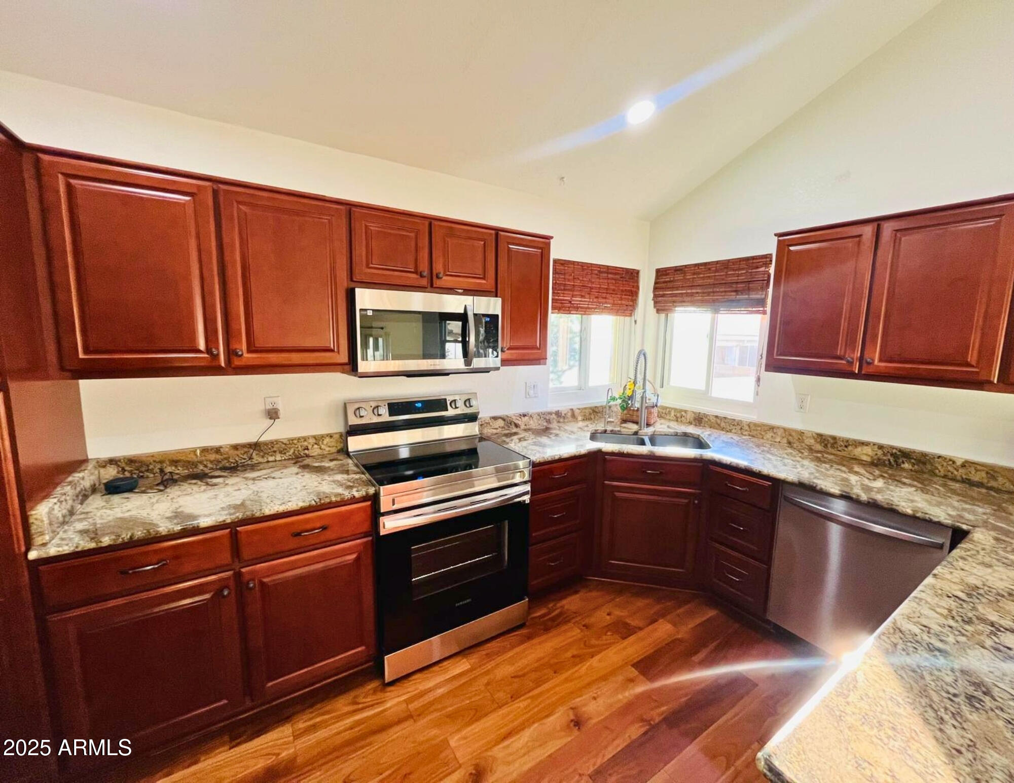 242 S SYCAMORE Place, Chandler