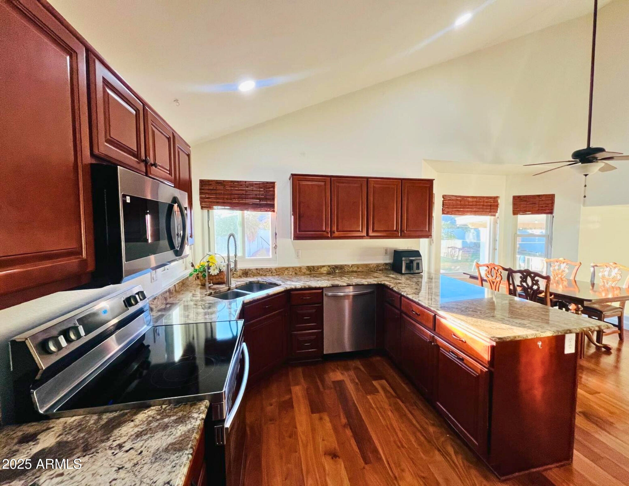 242 S SYCAMORE Place, Chandler