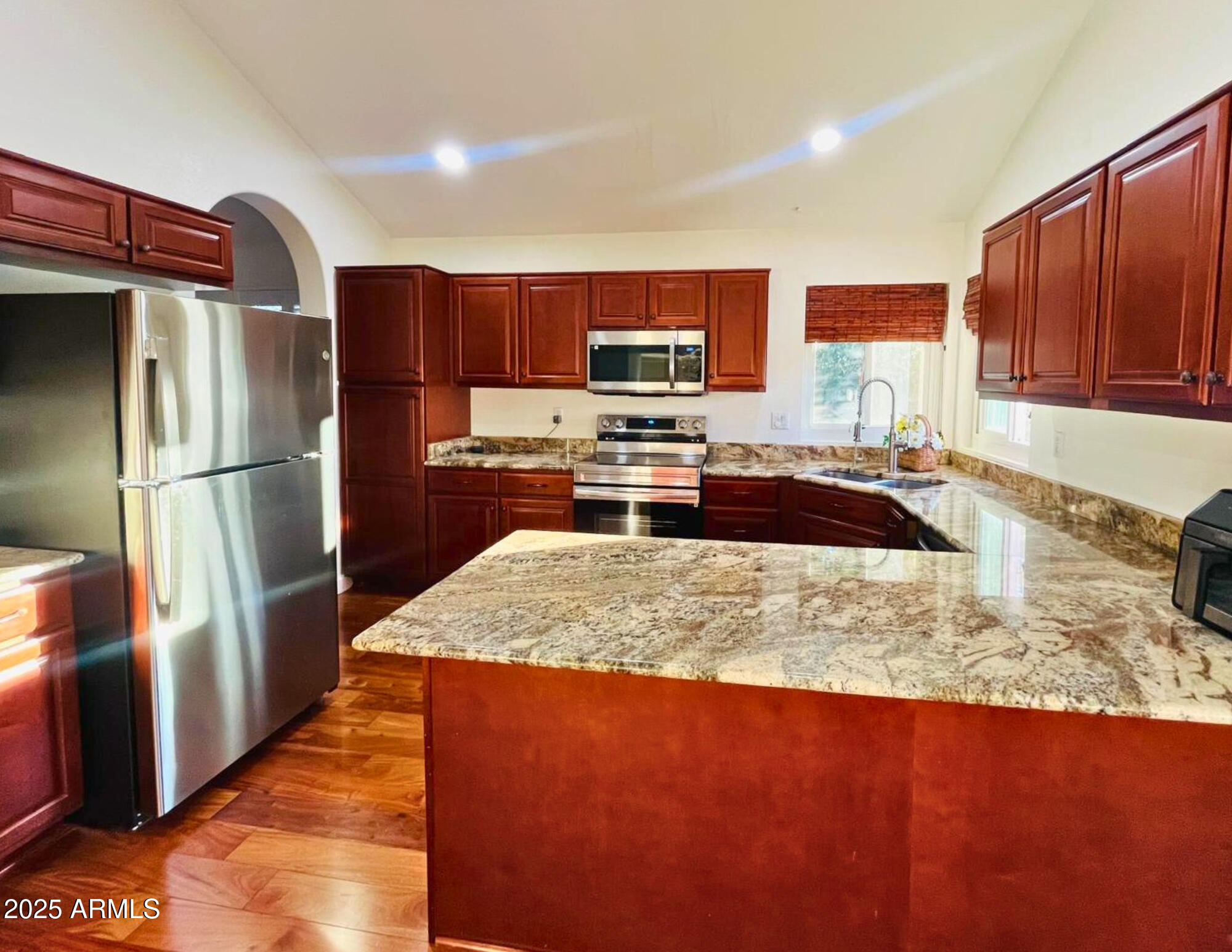 242 S SYCAMORE Place, Chandler