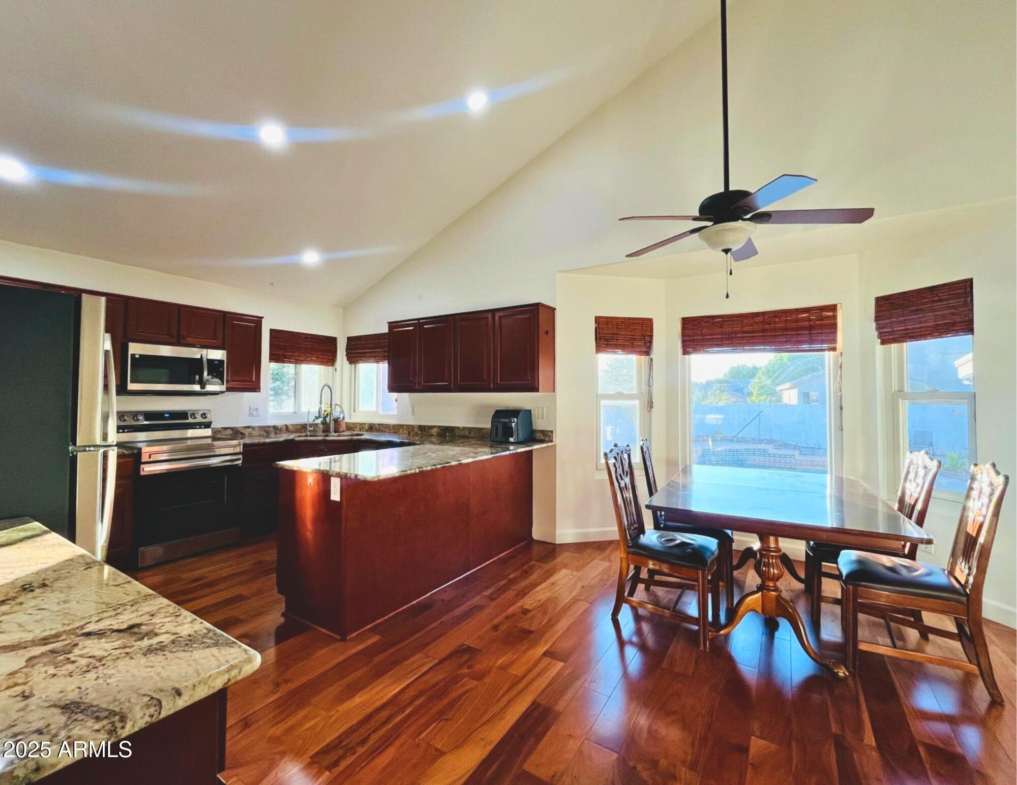 242 S SYCAMORE Place, Chandler