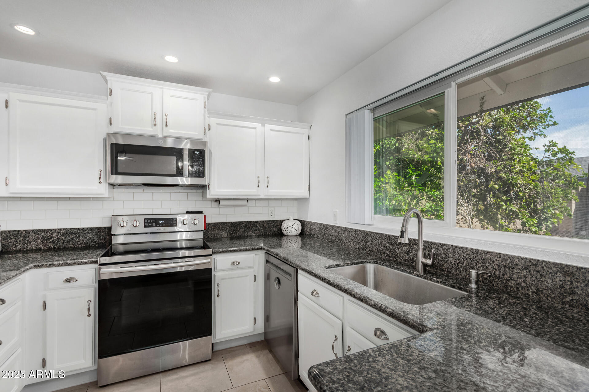 1621 N LONGMORE Street