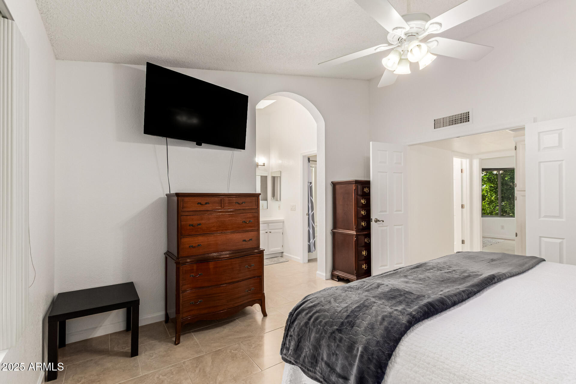 1621 N LONGMORE Street