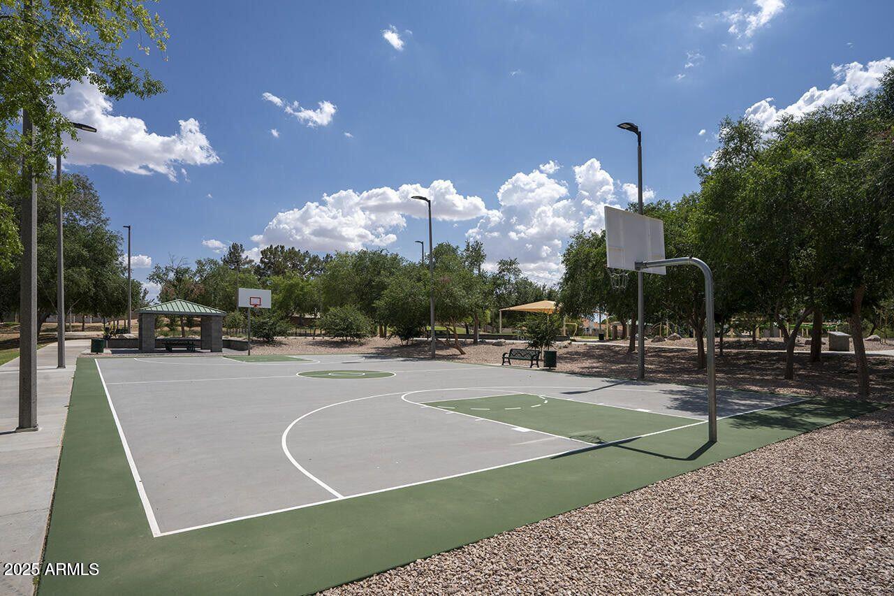 1621 N LONGMORE Street