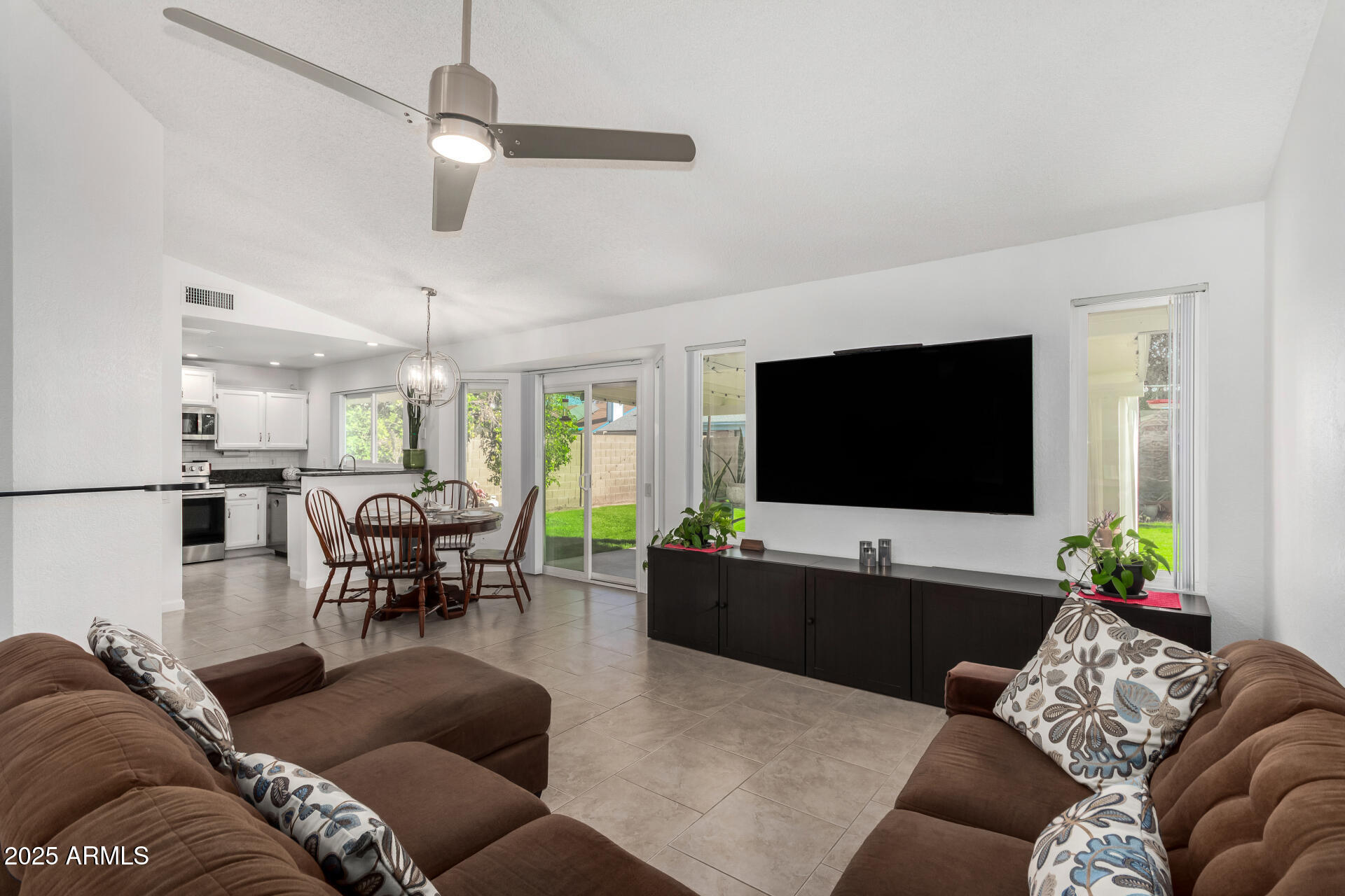 1621 N LONGMORE Street