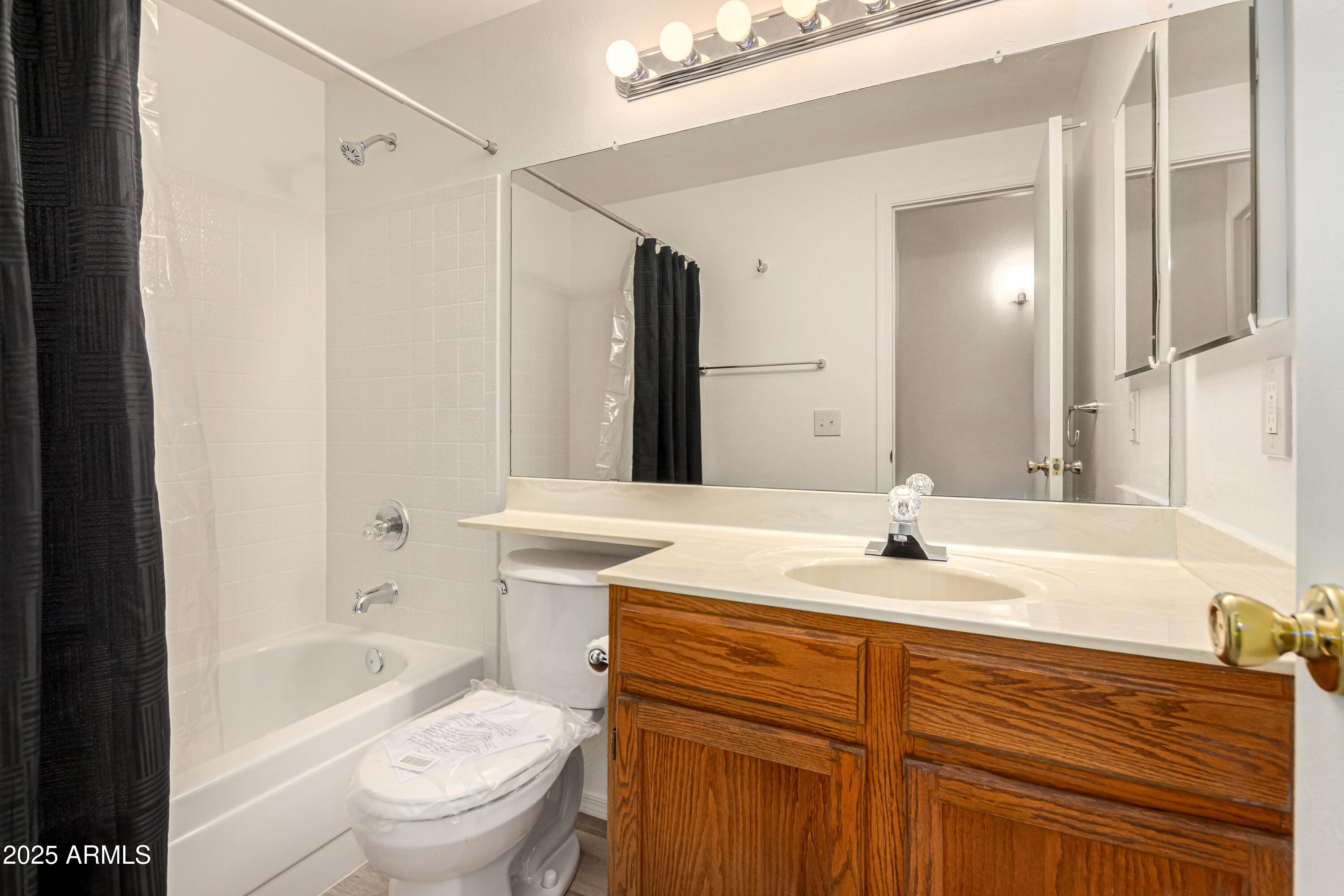 8888 N 47th Avenue, 148