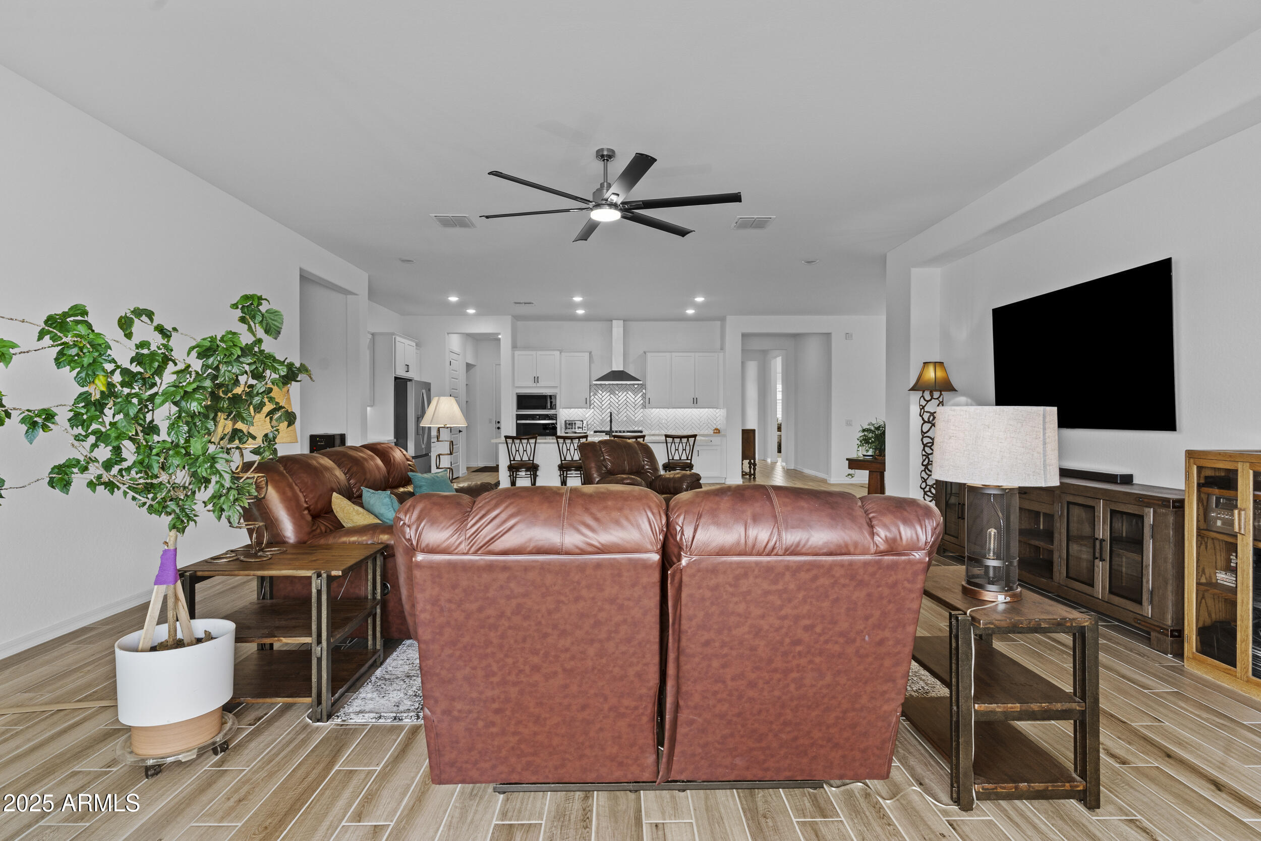 18408 W YAVAPAI Street