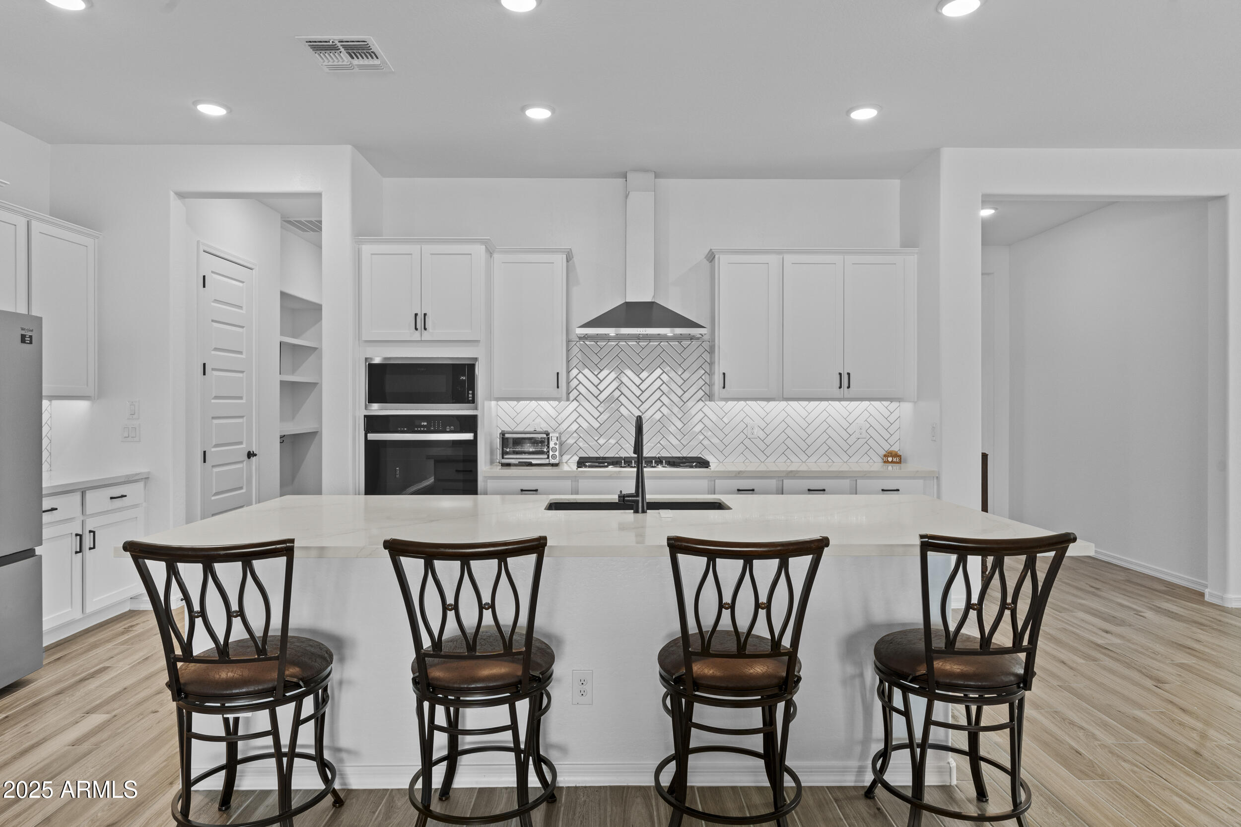 18408 W YAVAPAI Street