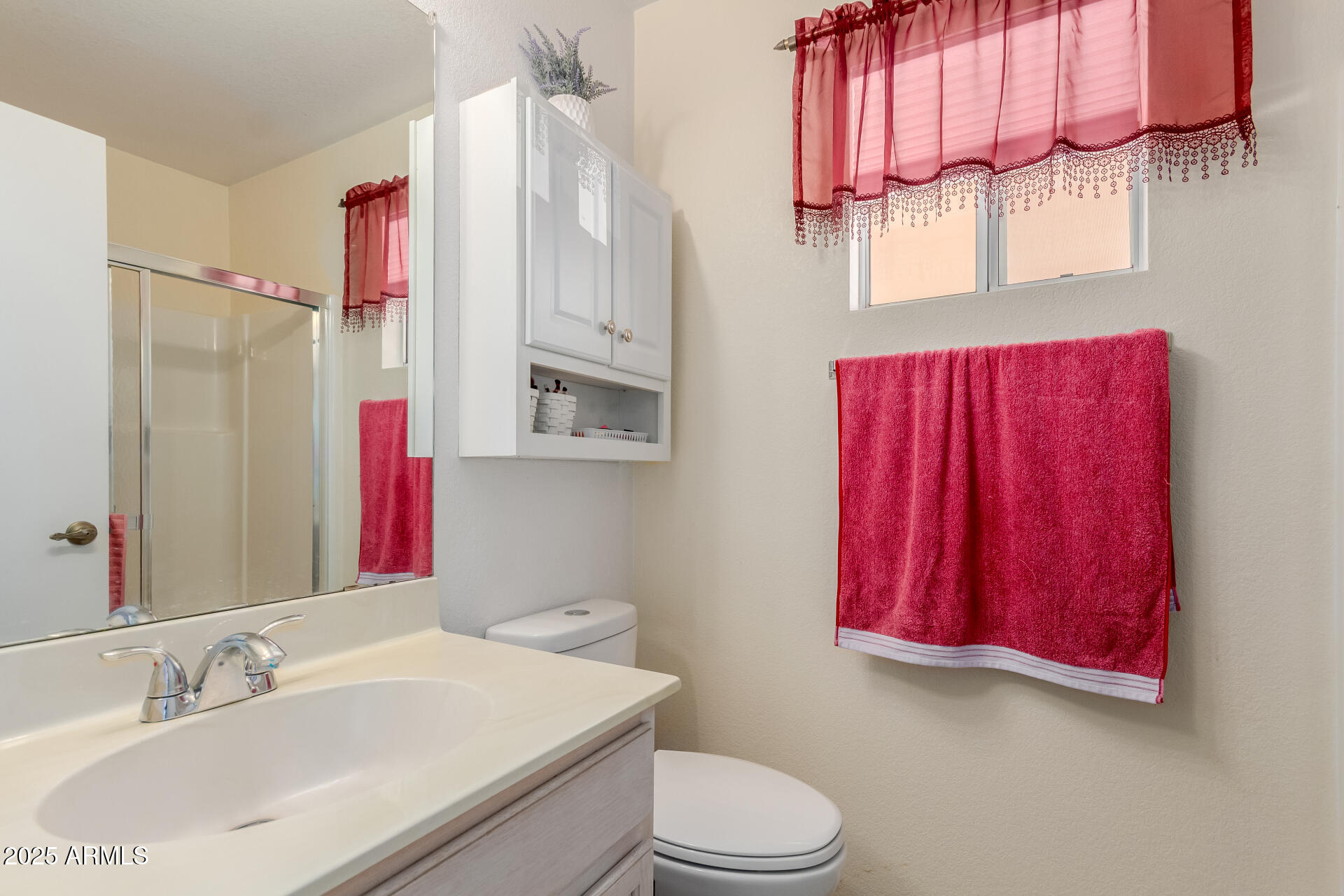 1842 E RIVIERA Drive