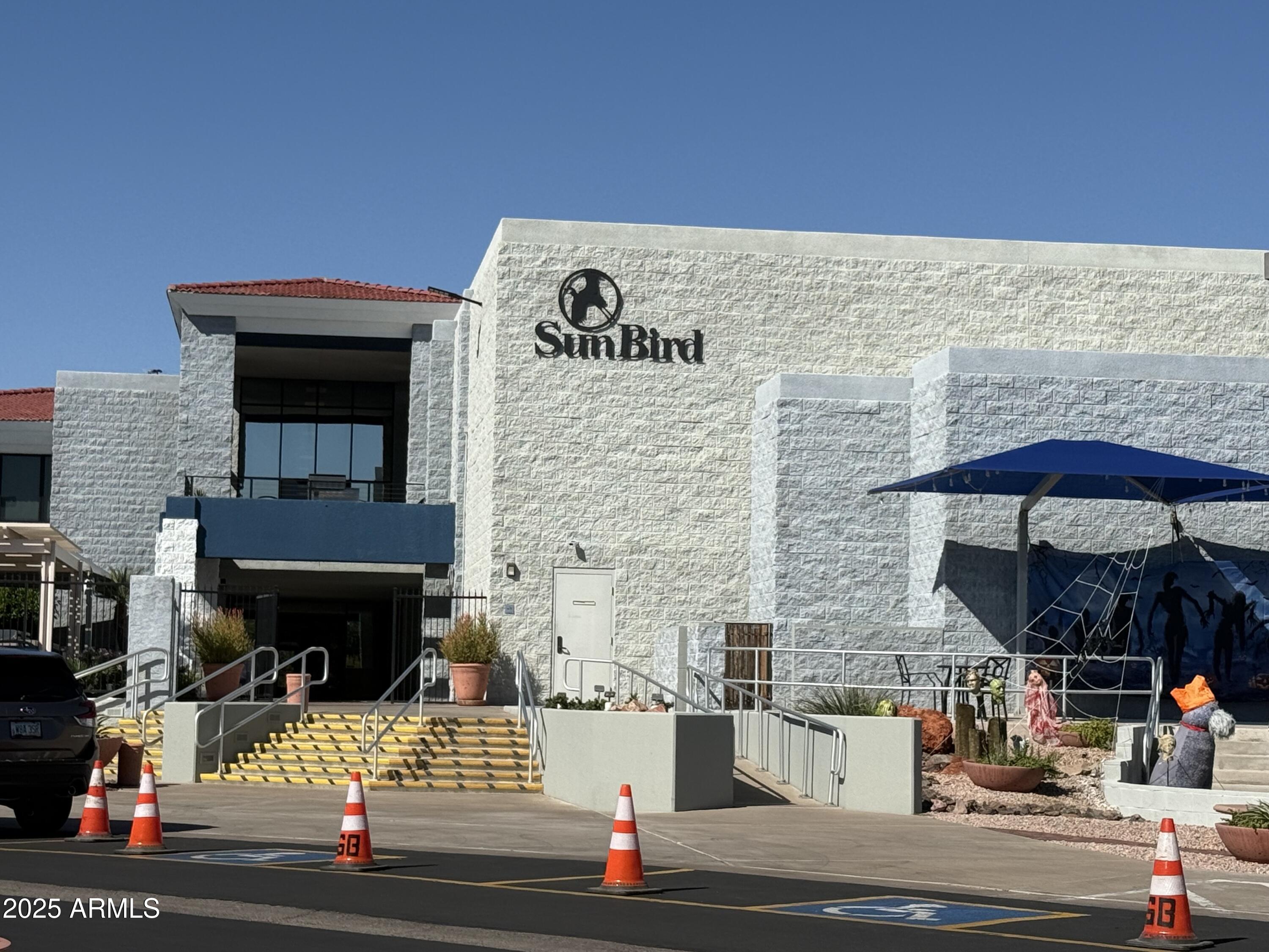 1842 E RIVIERA Drive