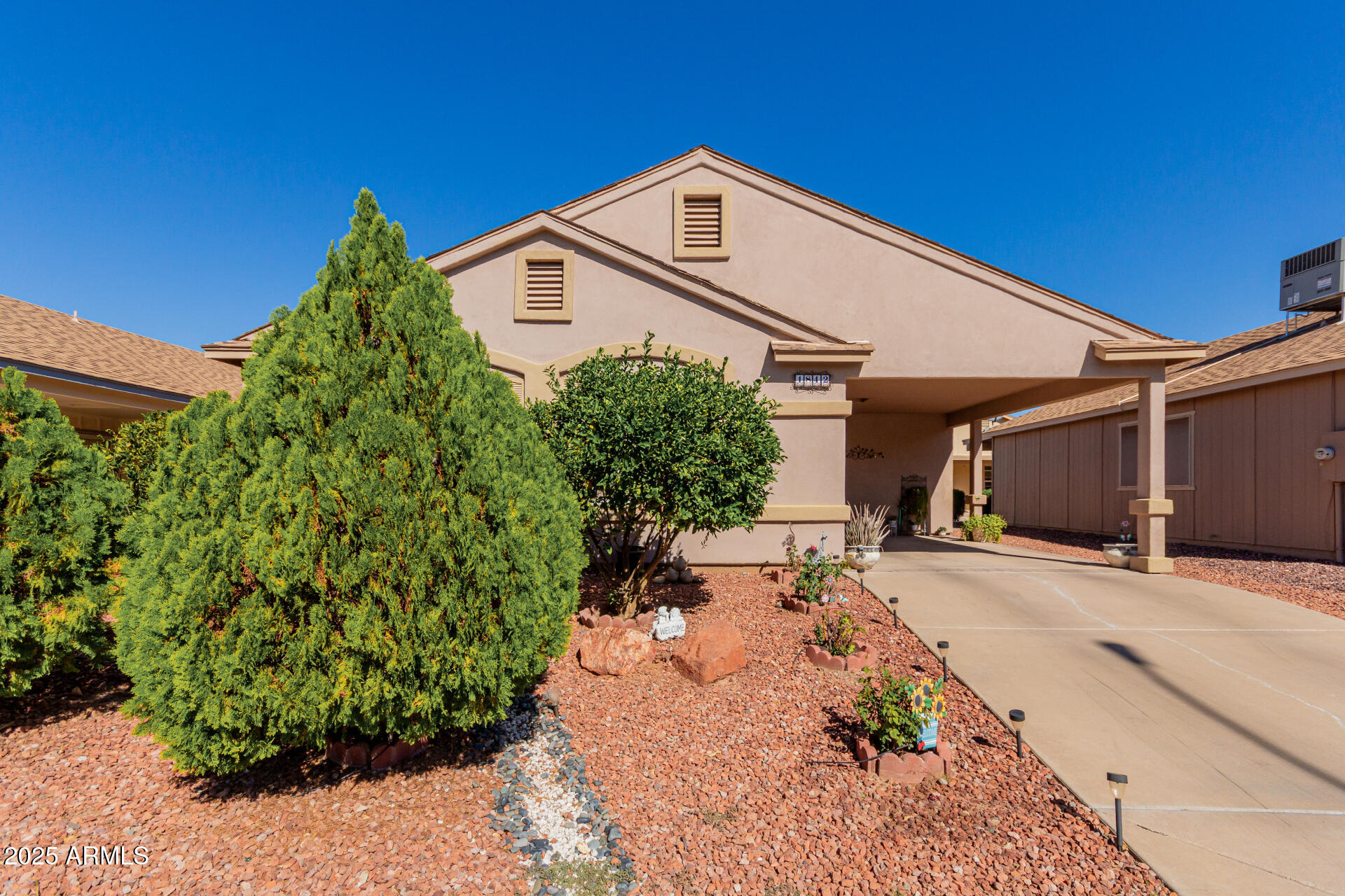 1842 E RIVIERA Drive