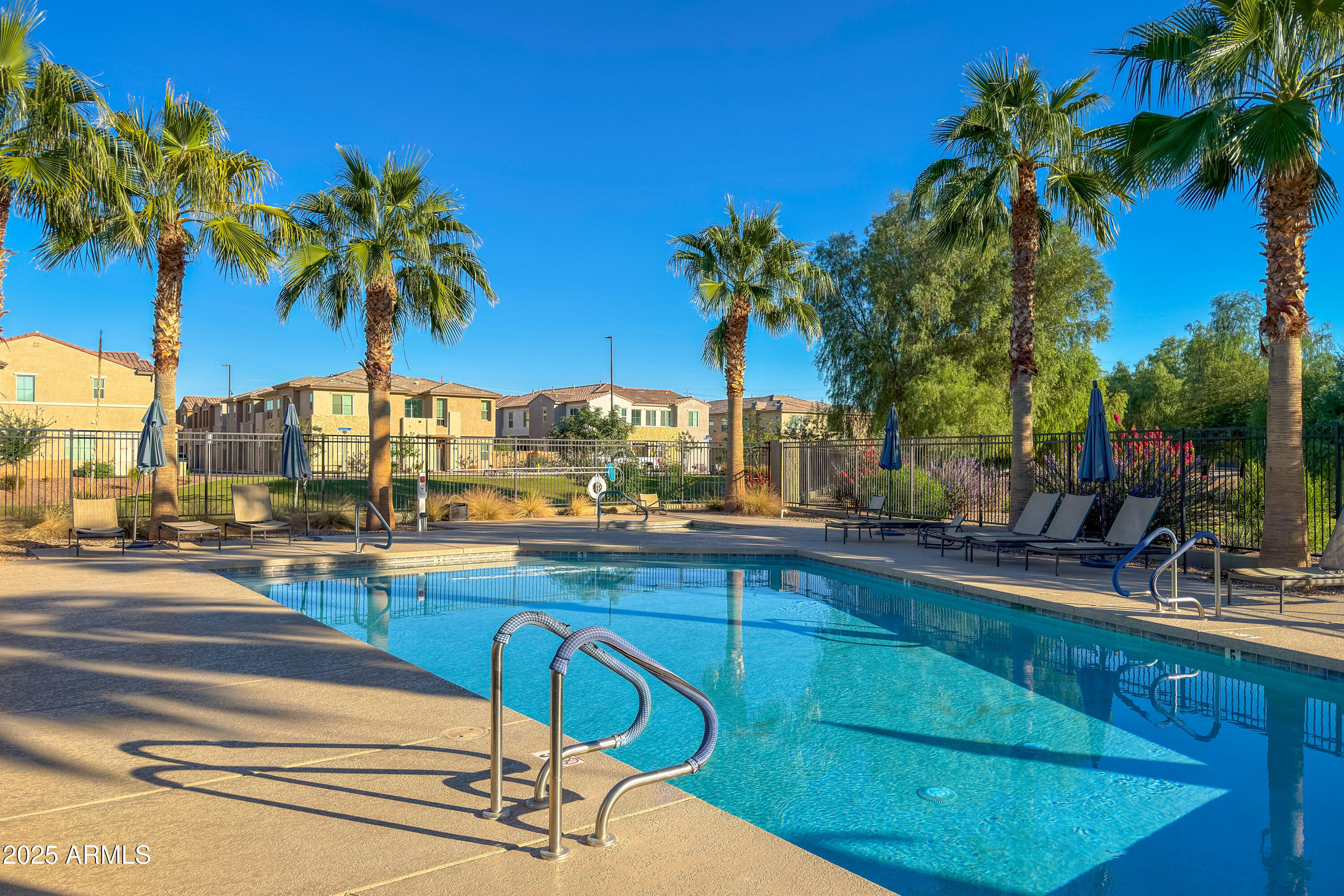 724 E LARK Street, 102