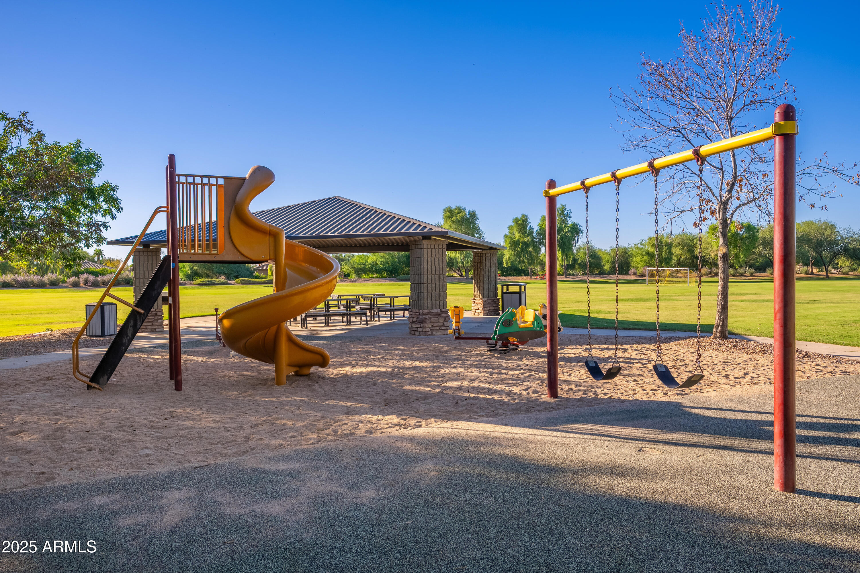 724 E LARK Street, 102