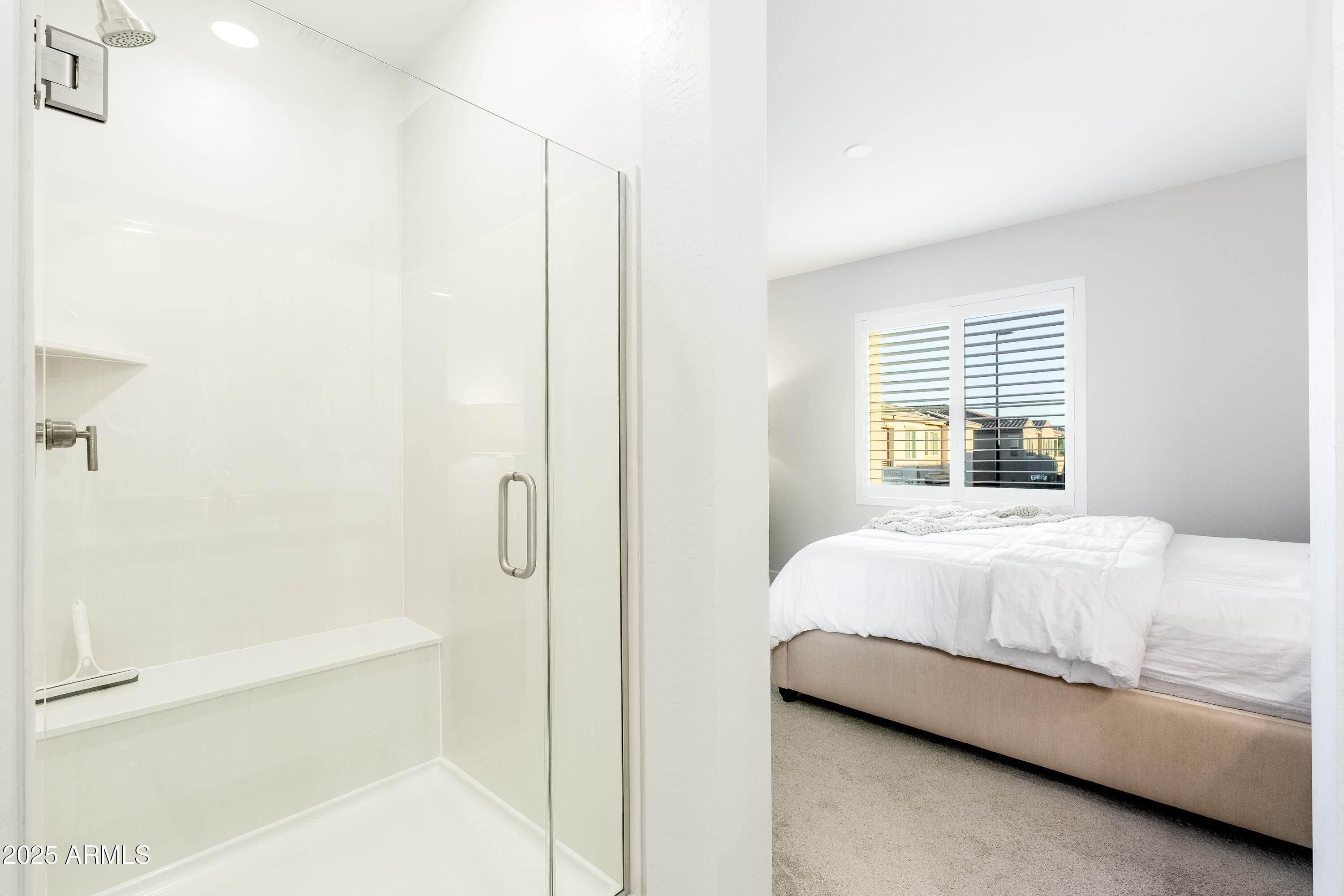 724 E LARK Street, 102