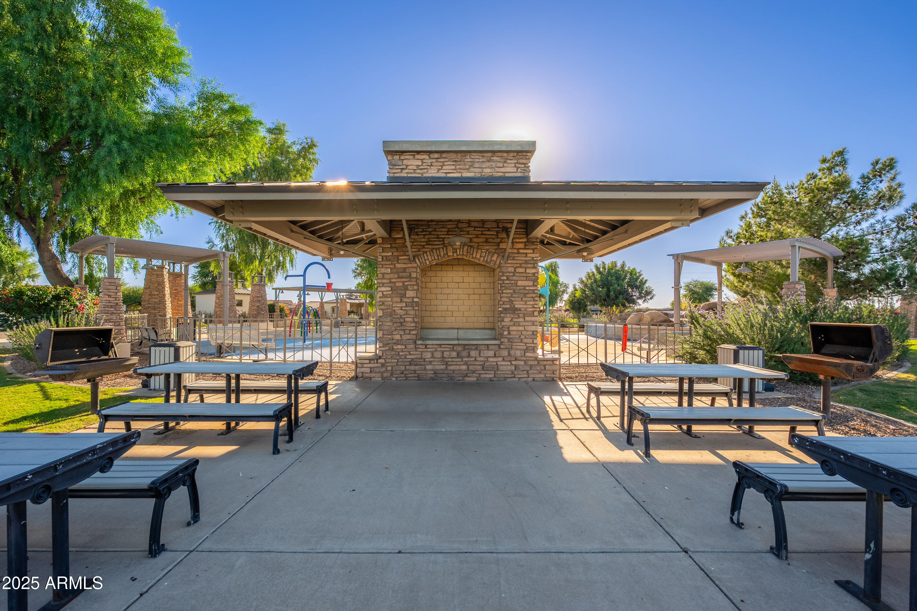 724 E LARK Street, 102