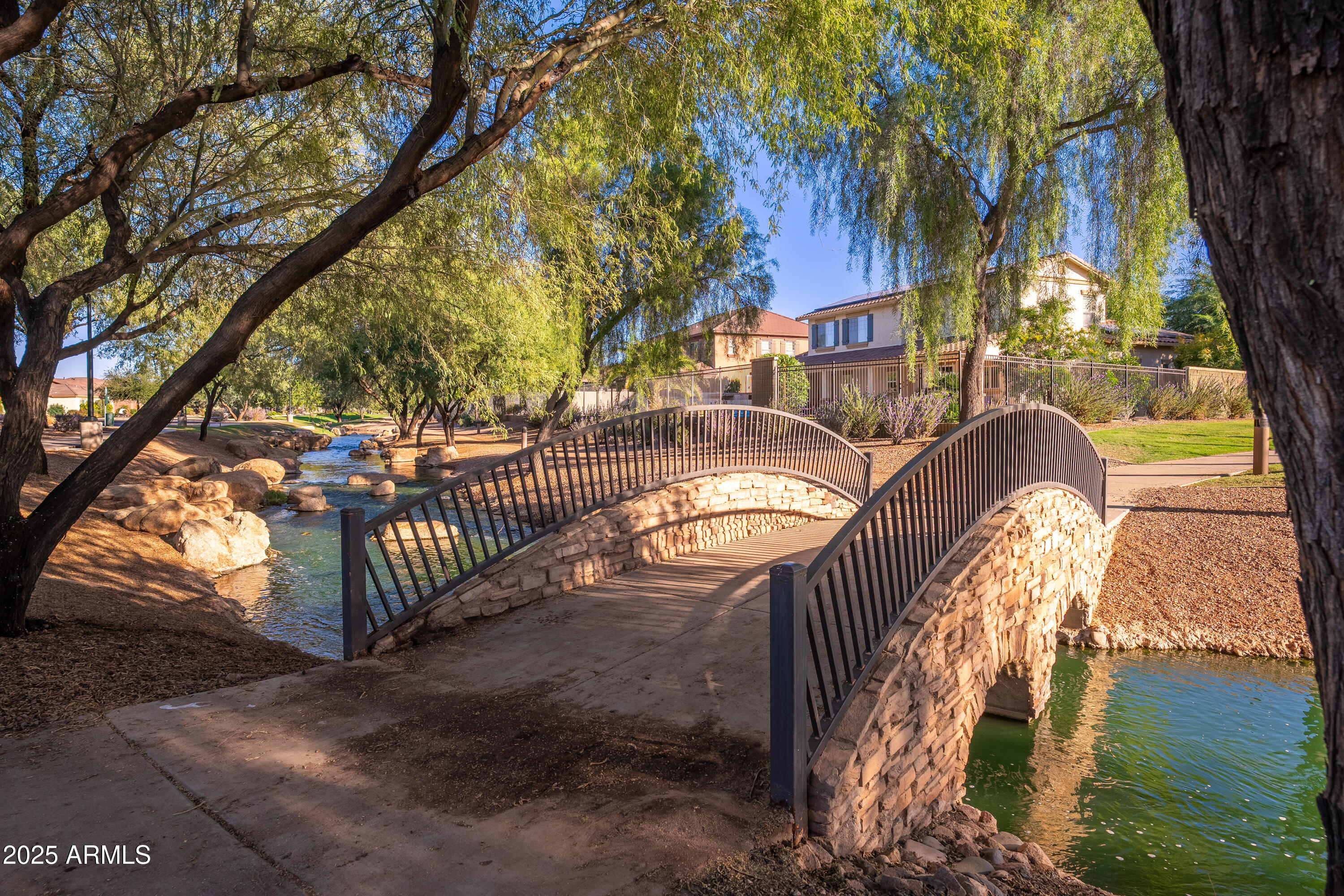 724 E LARK Street, 102