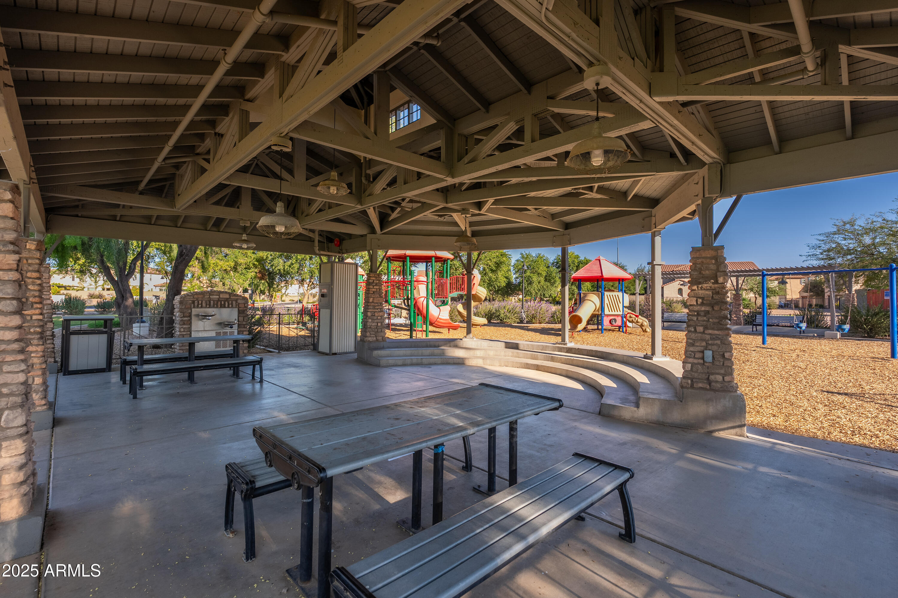 724 E LARK Street, 102