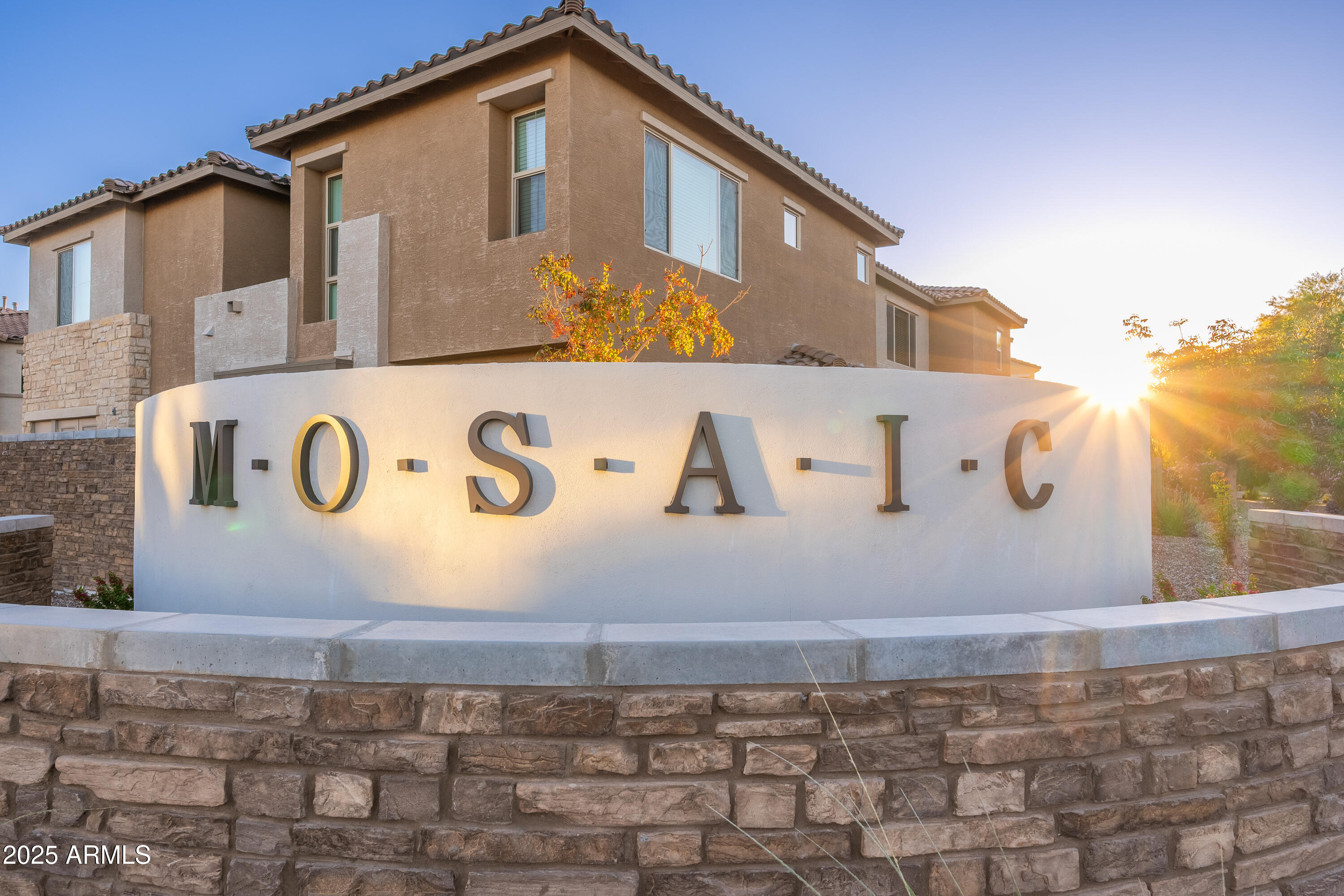 724 E LARK Street, 102