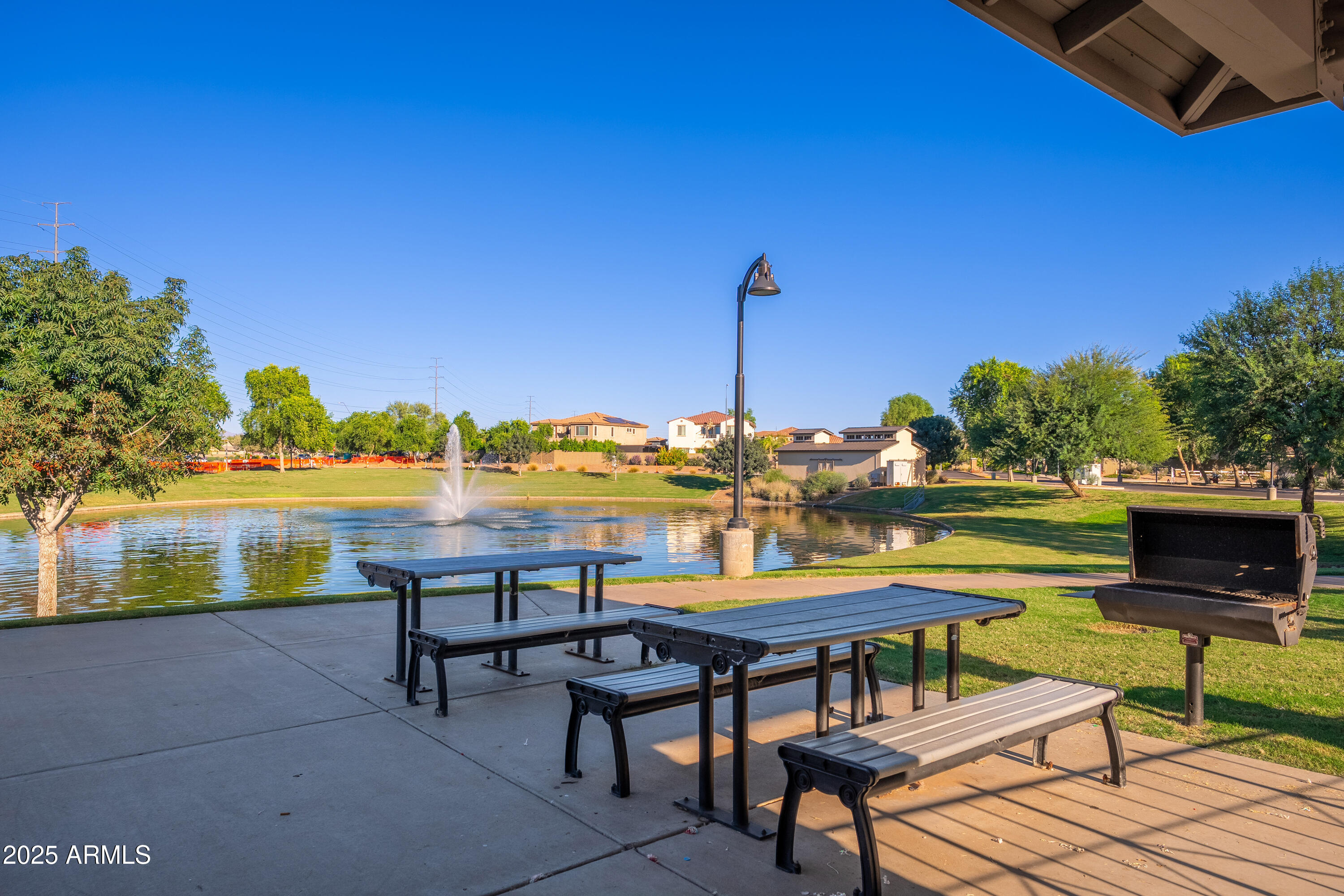 724 E LARK Street, 102