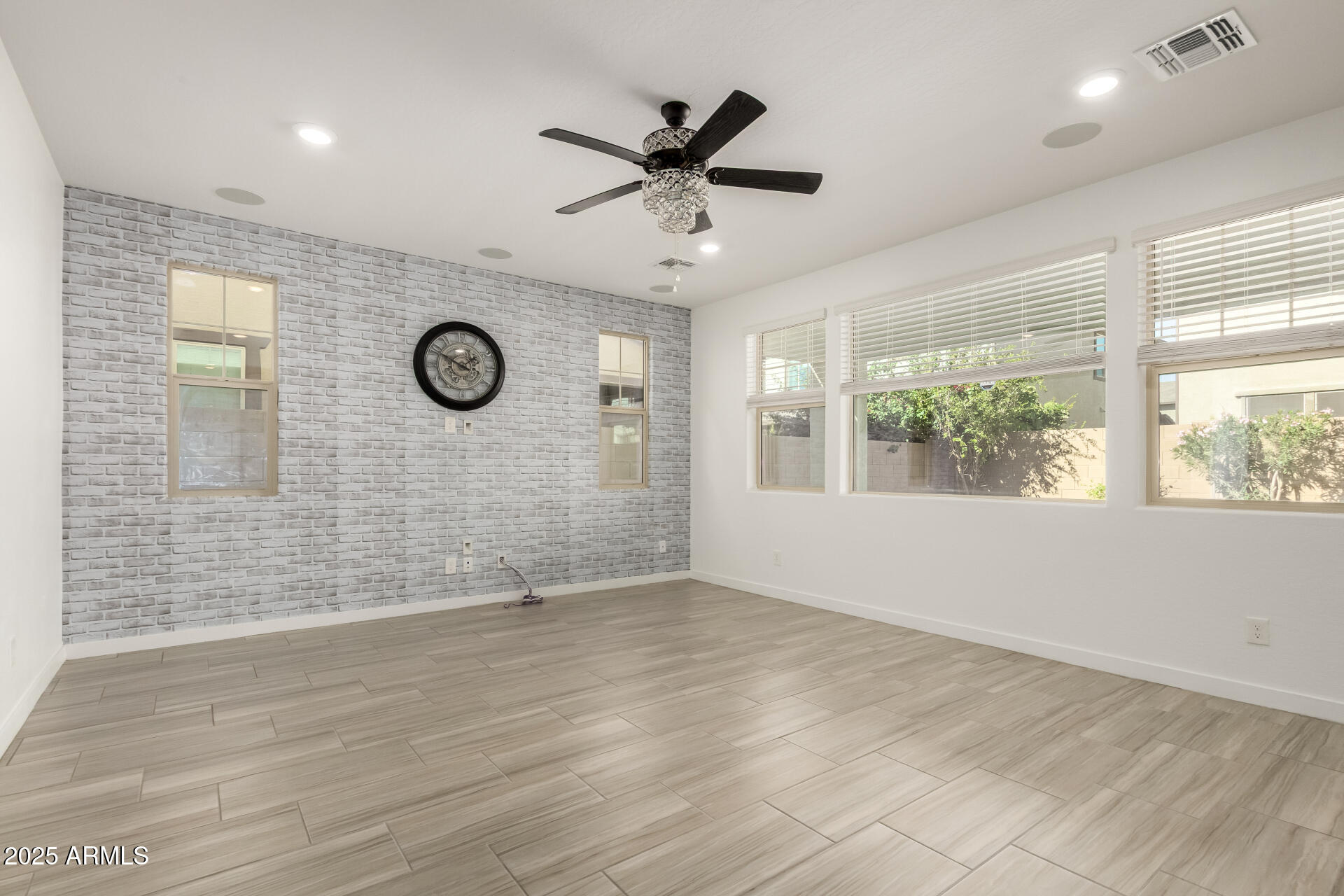 1156 E WEATHERBY Way