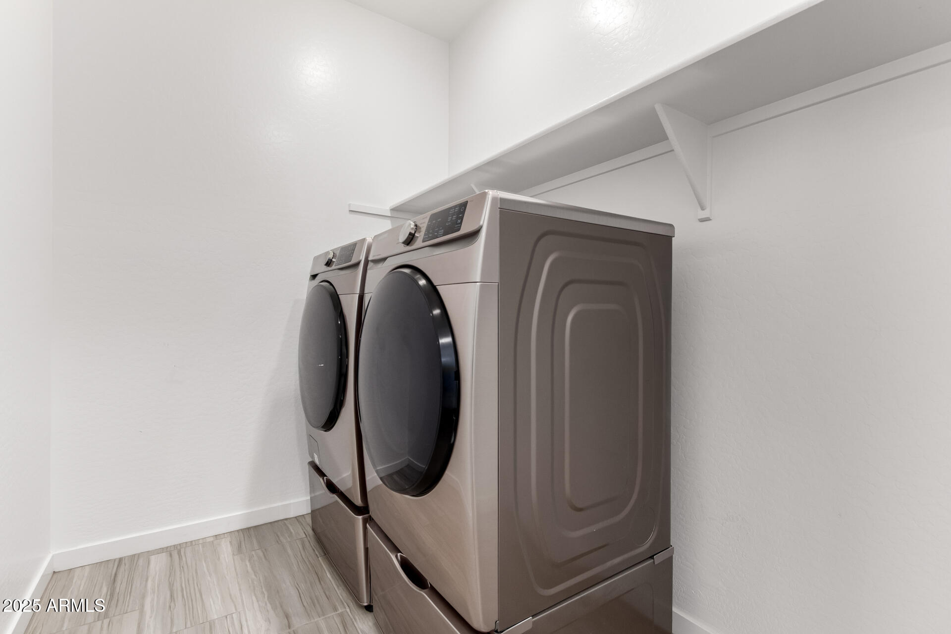 1156 E WEATHERBY Way