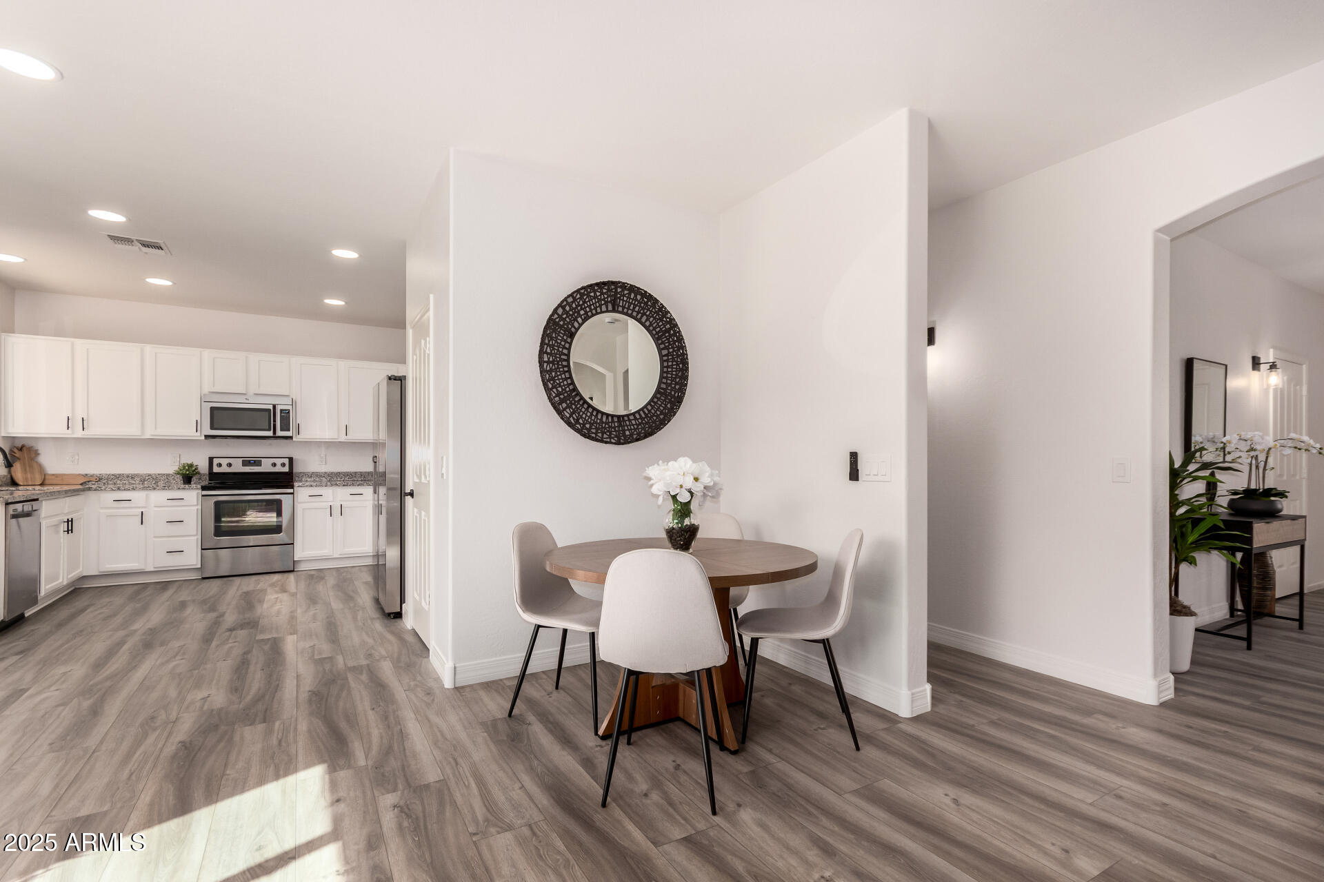 4287 E Del Rio Street