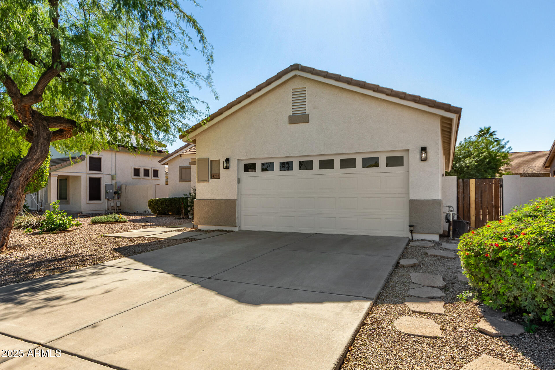 4287 E Del Rio Street