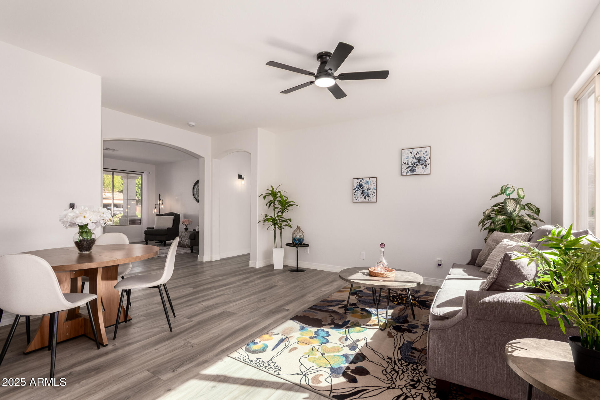 4287 E Del Rio Street