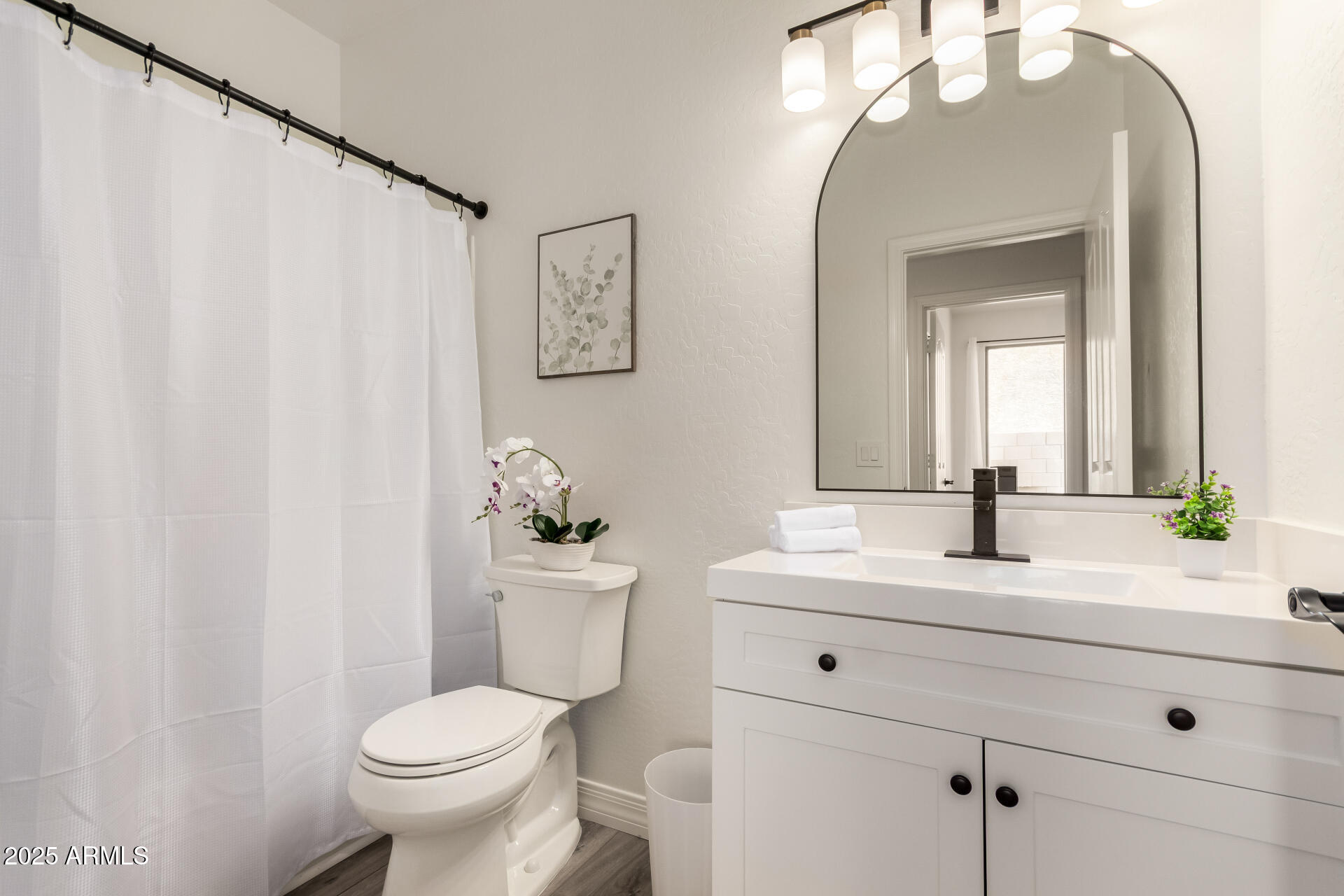 4287 E Del Rio Street