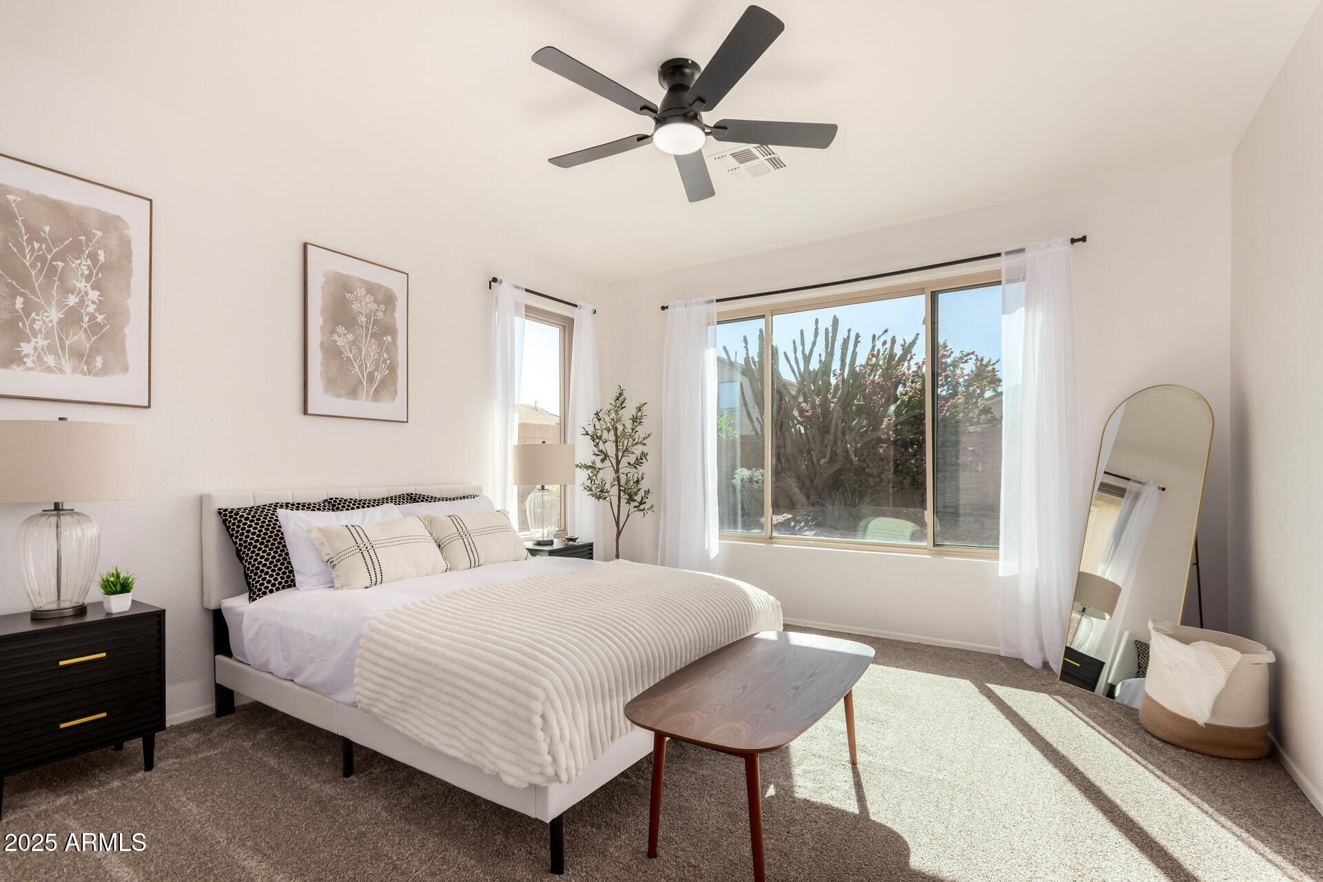 4287 E Del Rio Street