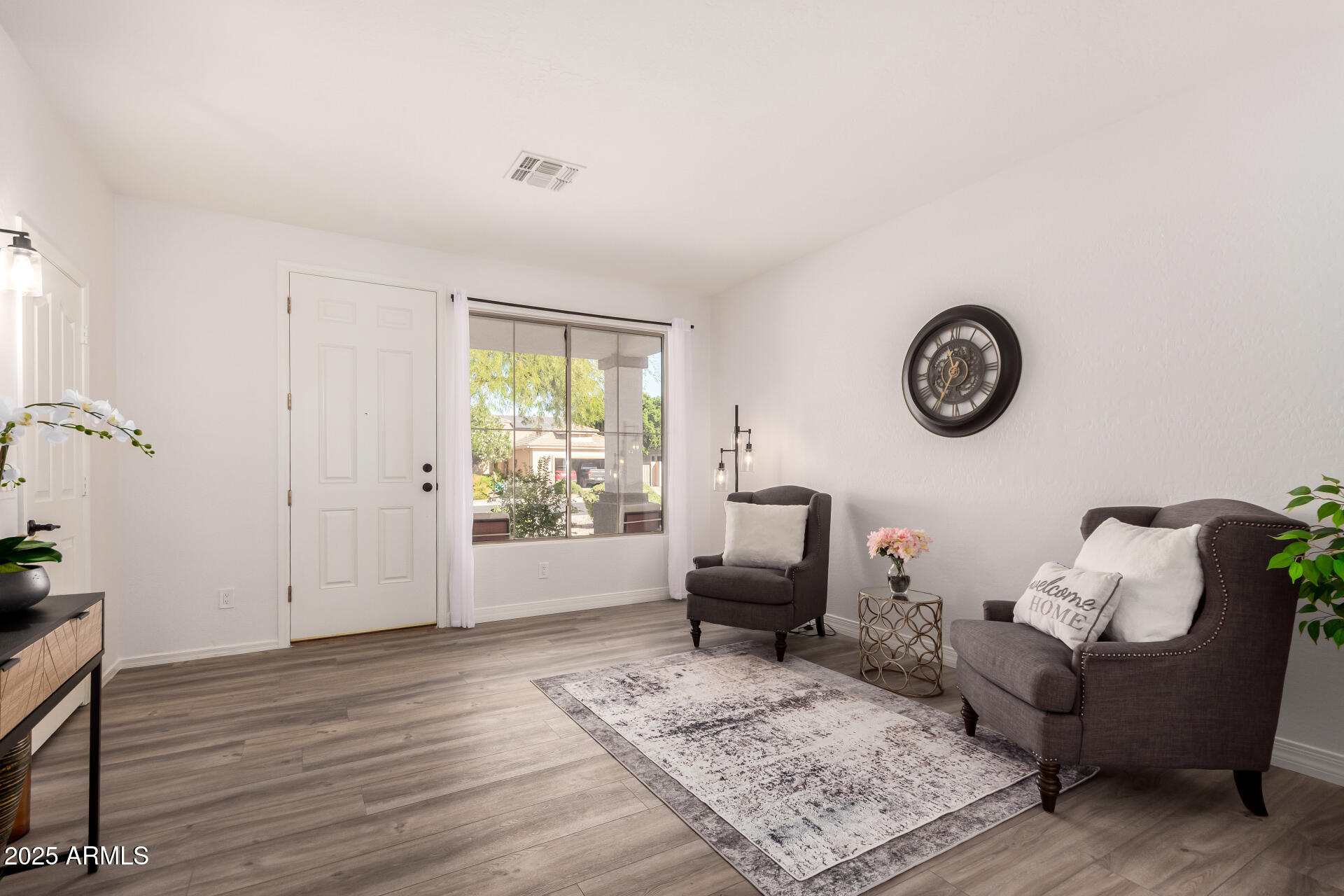 4287 E Del Rio Street