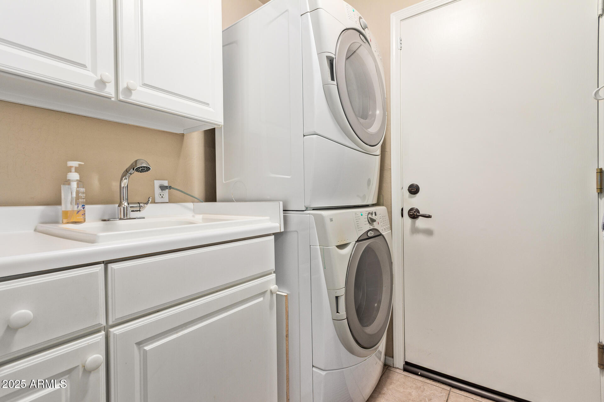 3540 S MCCLELLAND Drive