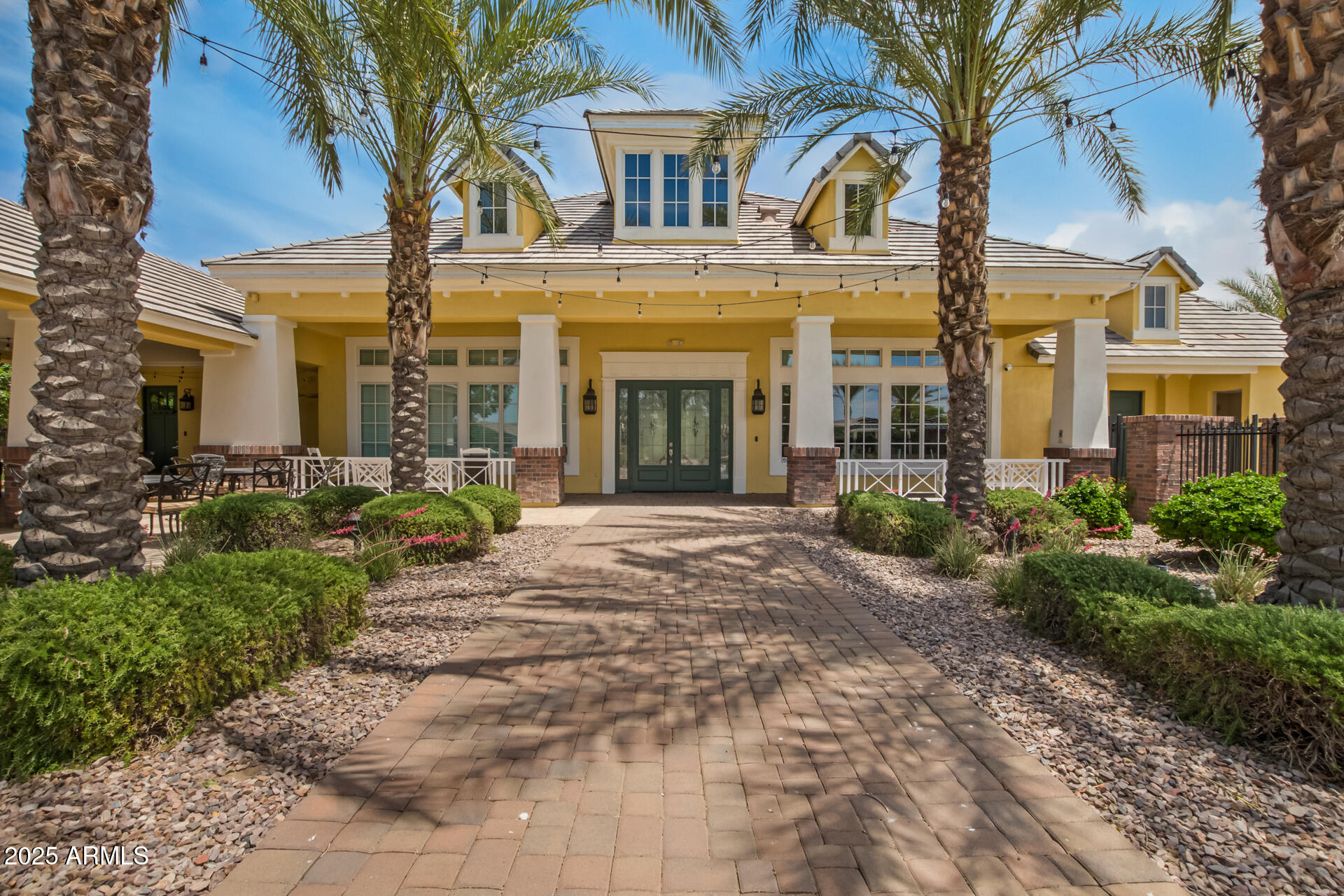 10154 E Nichols Avenue