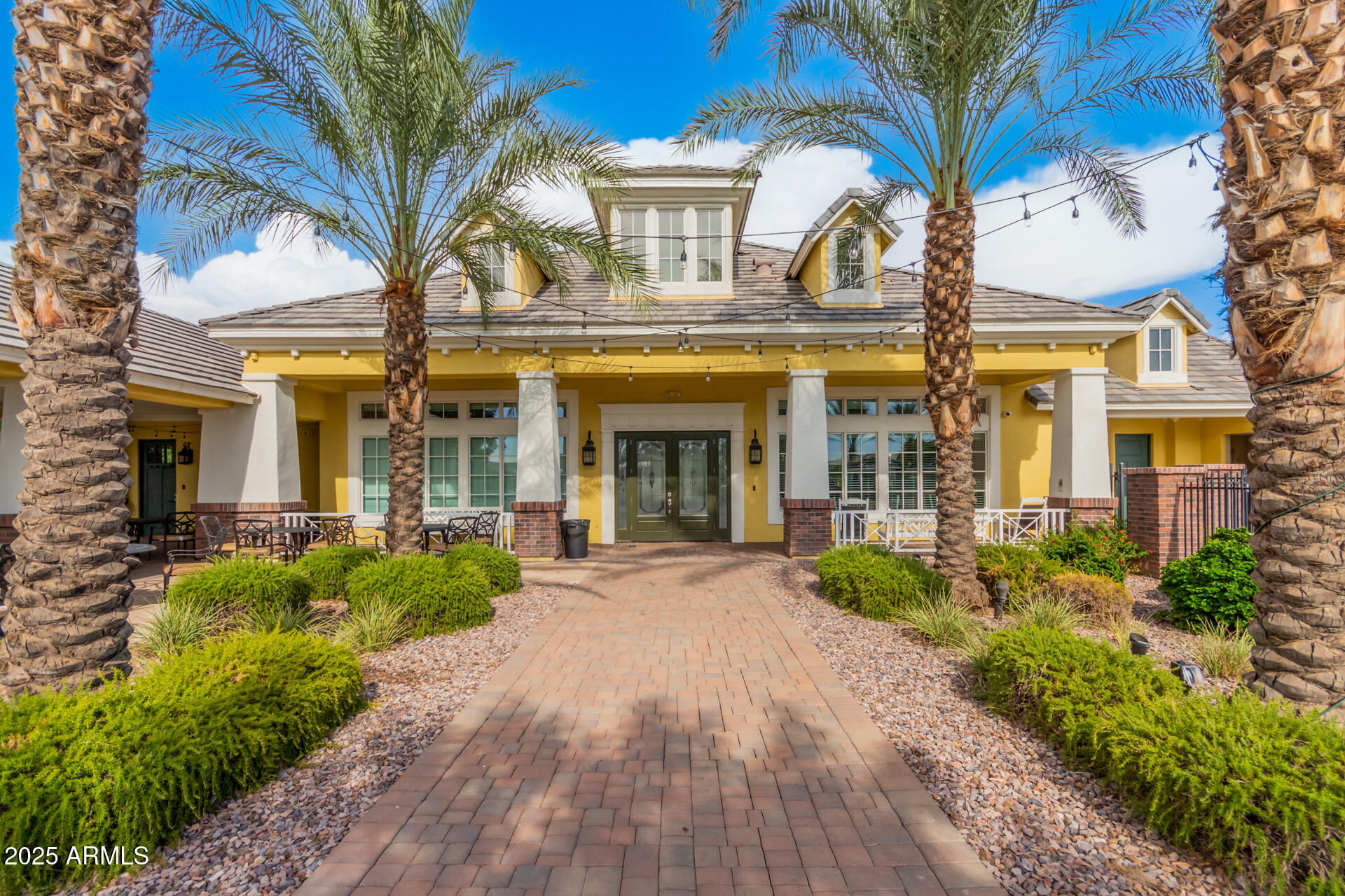 10154 E Nichols Avenue