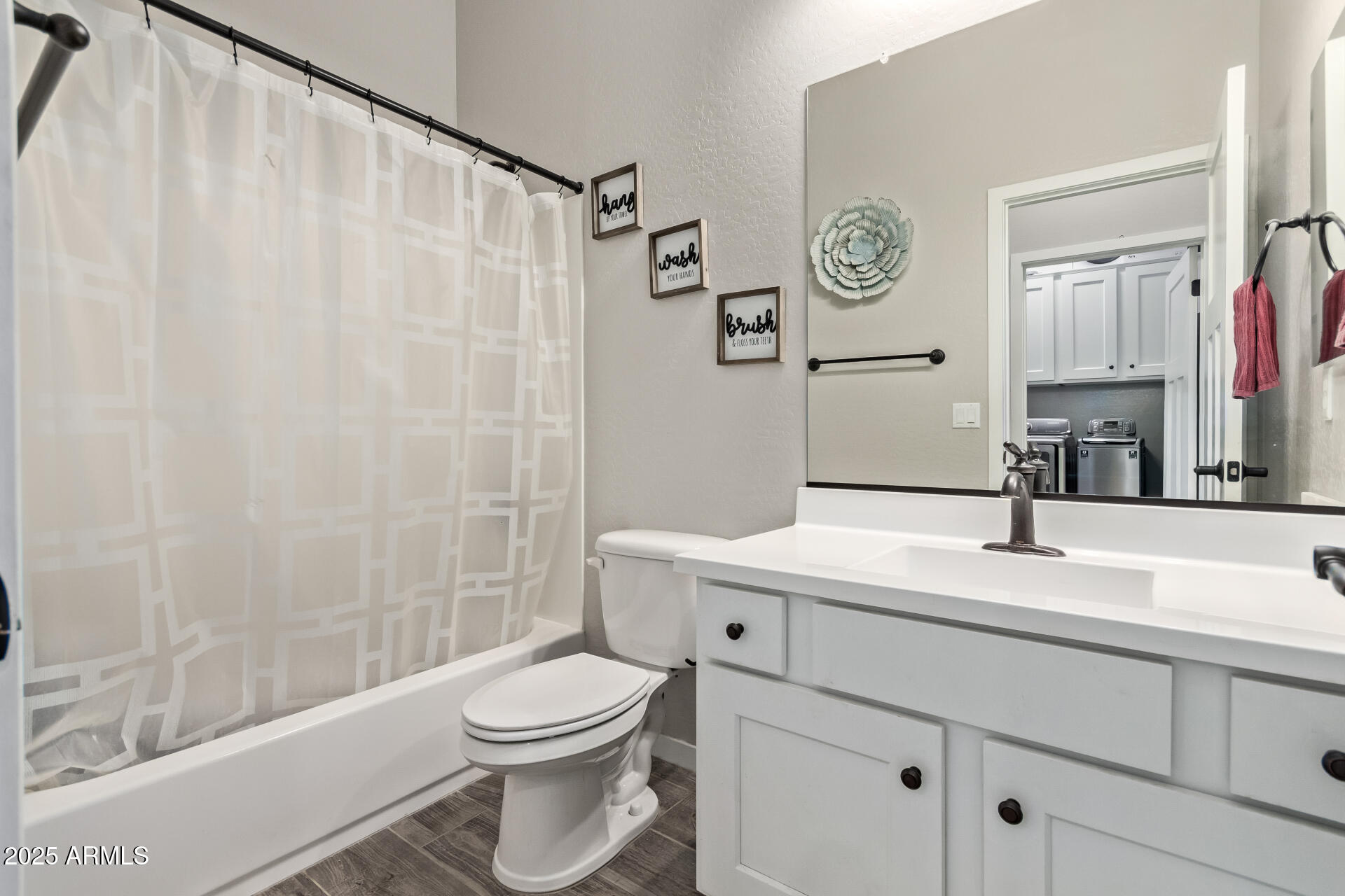 10154 E Nichols Avenue