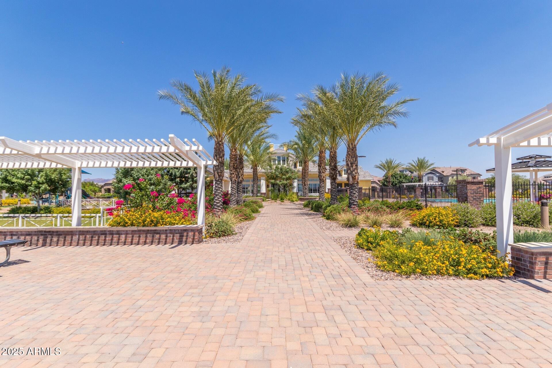 10154 E Nichols Avenue