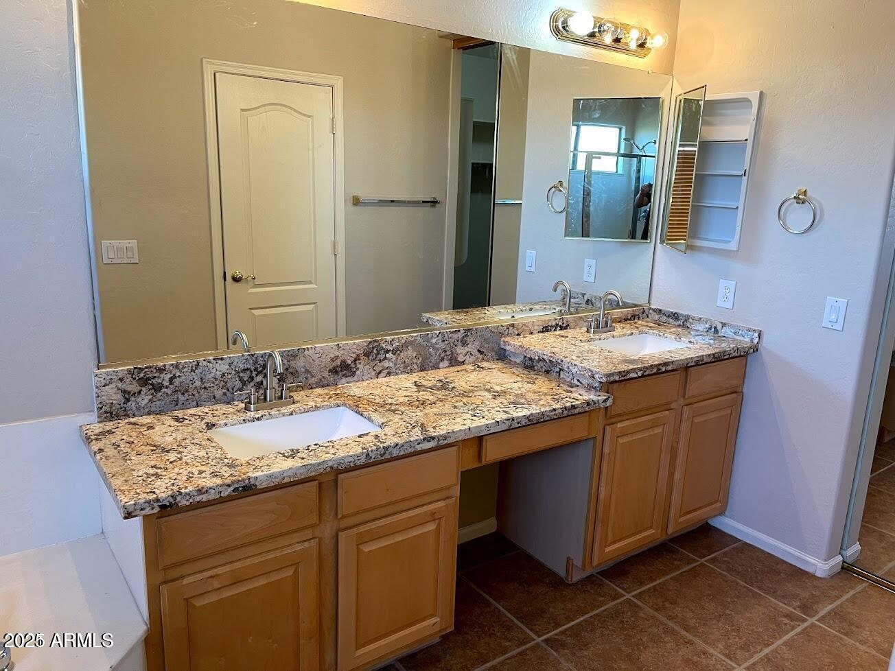 3235 E DEVONSHIRE Court