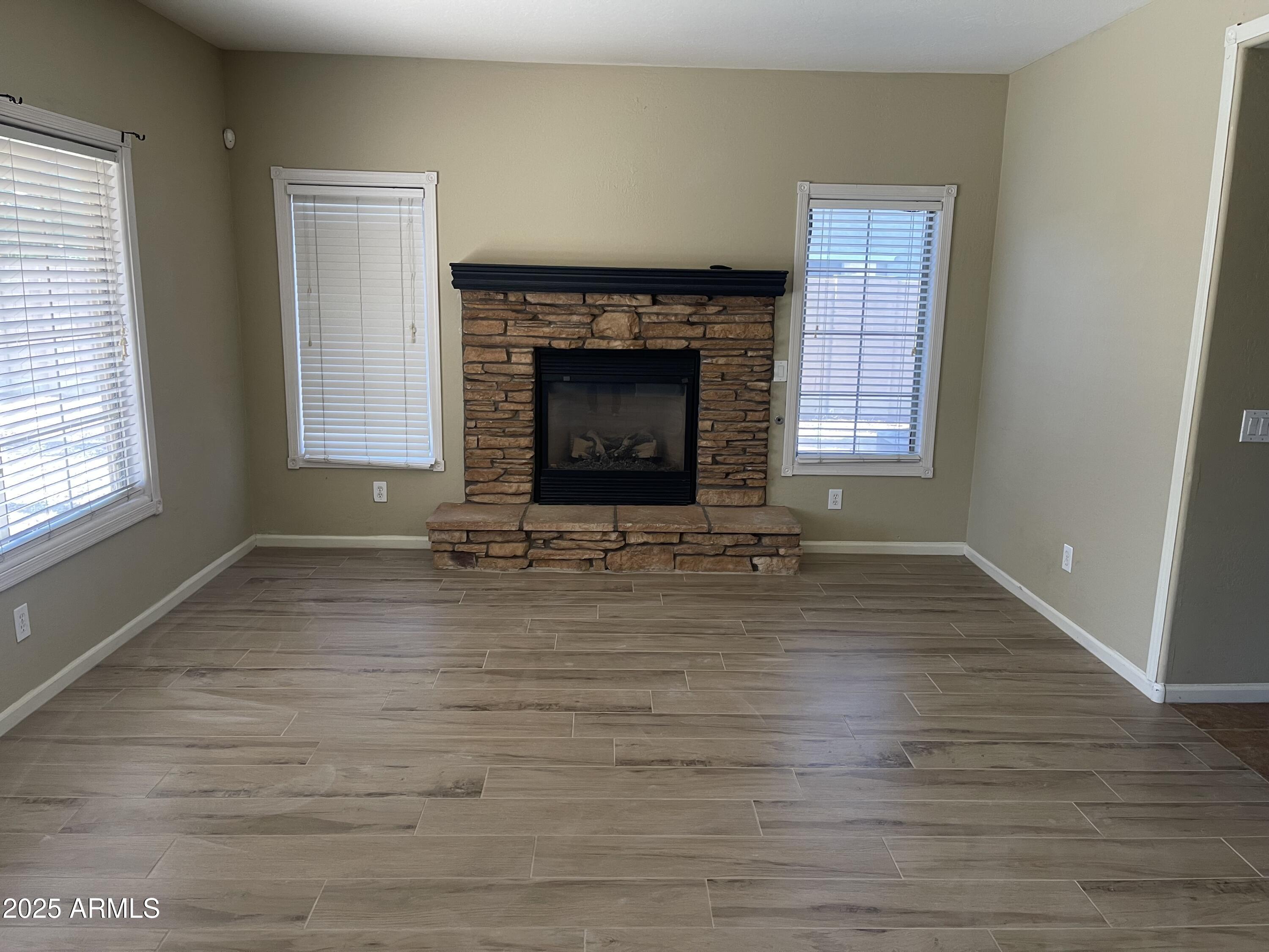 3235 E DEVONSHIRE Court