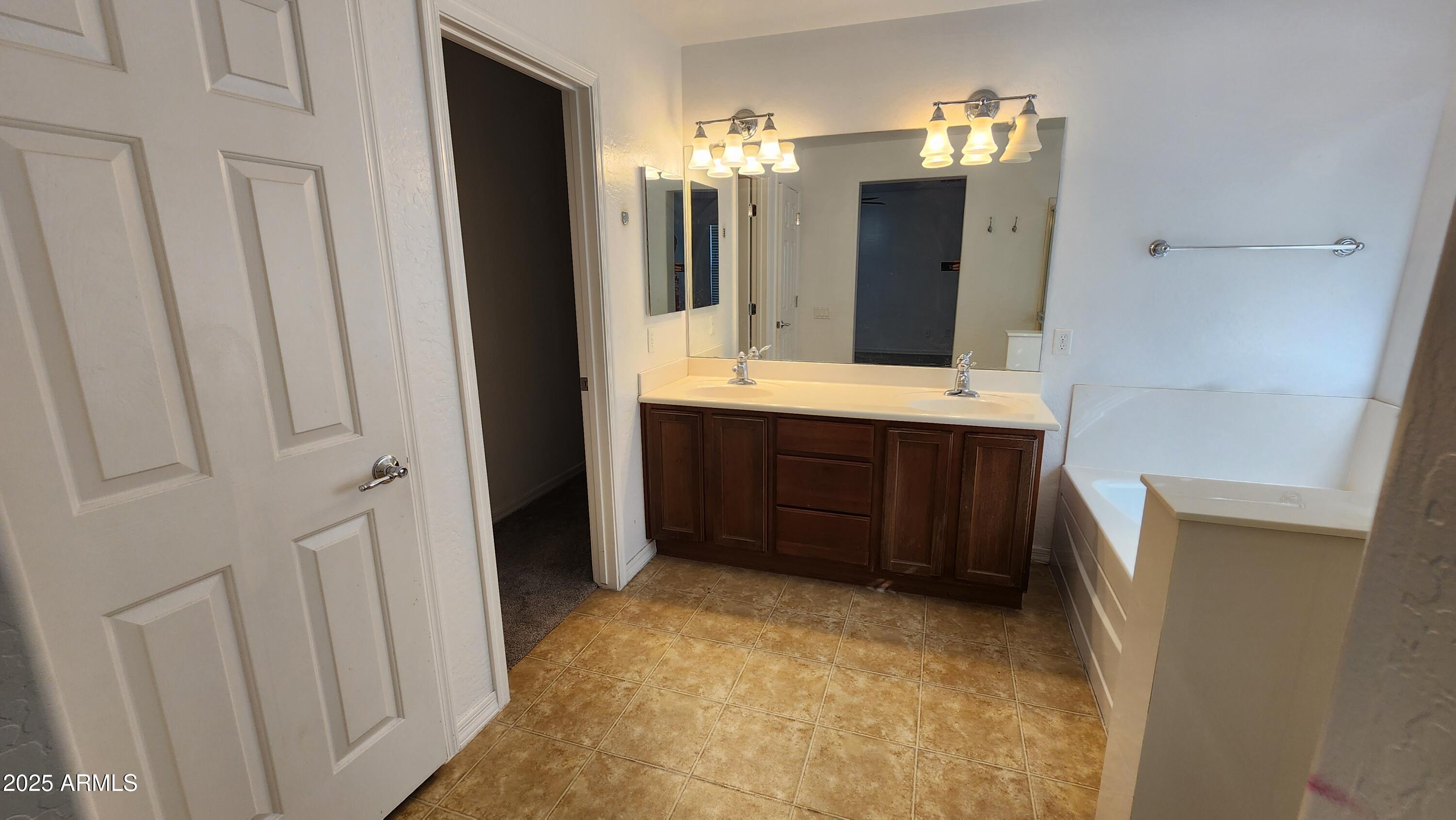 4750 S ANTONIO Circle